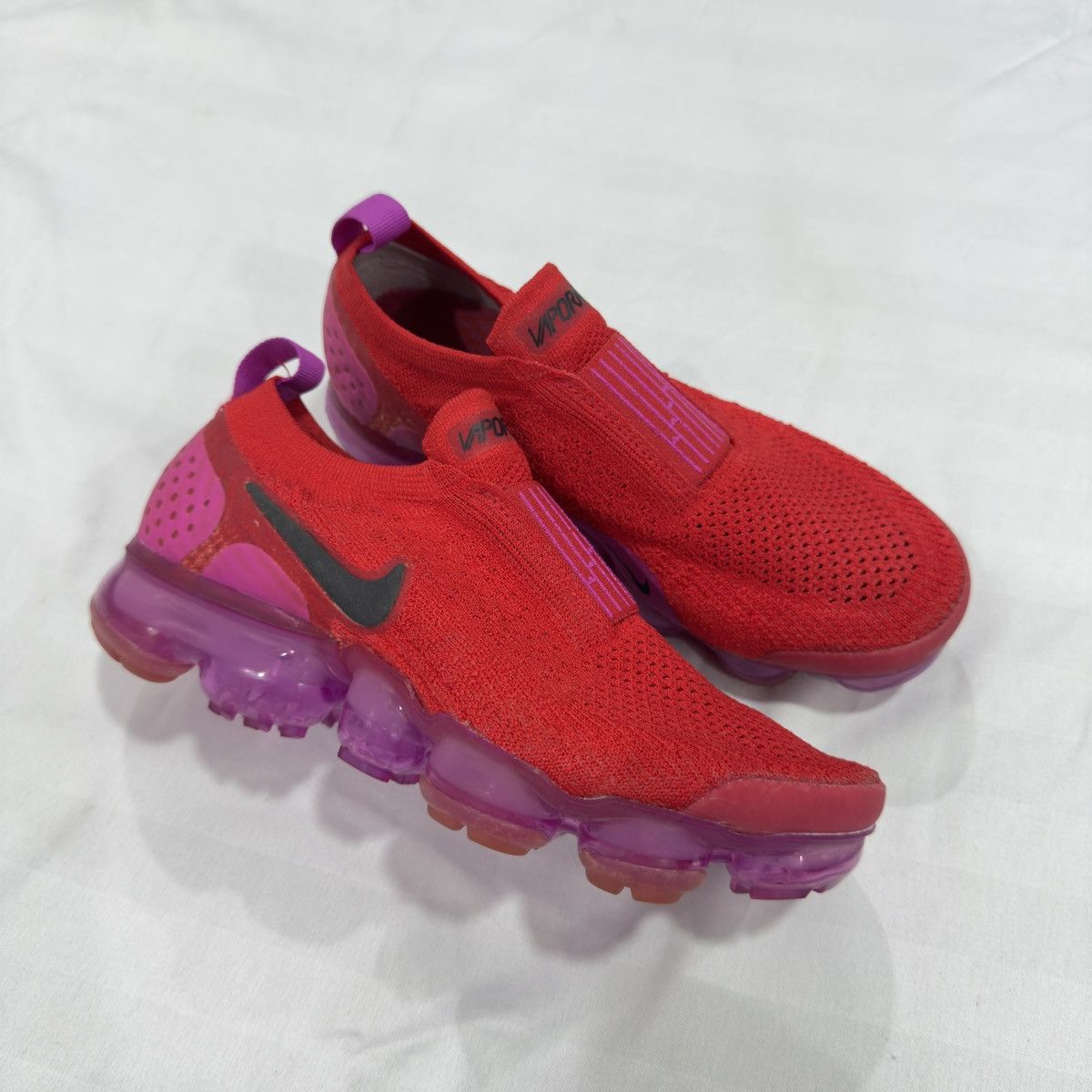Nike Nike Womens Air Vapormax Moc 2 University Red Fuchsia Blast Size US 6 / IT 36 - 5 Thumbnail