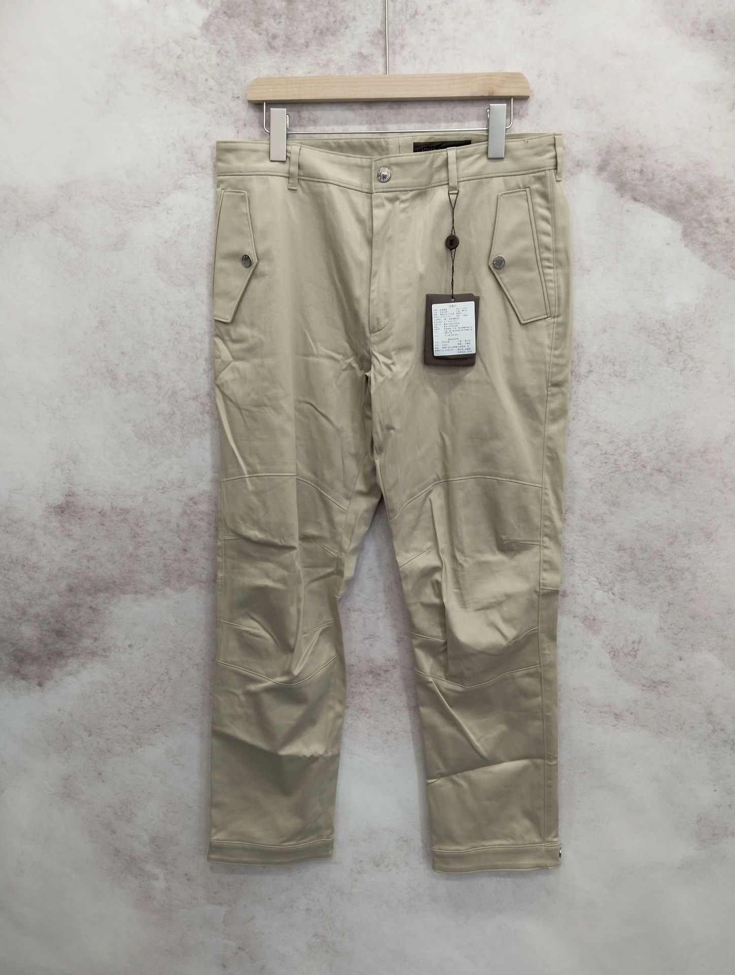 Louis Vuitton Louis Vuitton Casual Pants 46 Men Size US 32 / EU 48 - 1 Thumbnail