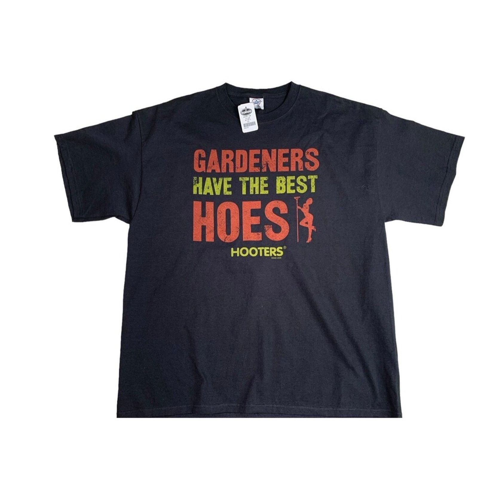 Delta HOOTERS GARDENERS HAVE THE BEST HOES Men's XL T-Shirt Black Size US XL / EU 56 / 4 - 4 Thumbnail