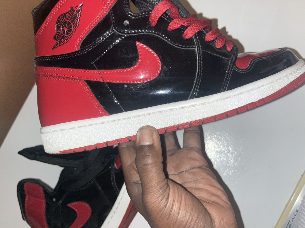 Jordan Brand AIR BRED JORDAN 1s Size US 10.5 / EU 43-44 - 6 Thumbnail