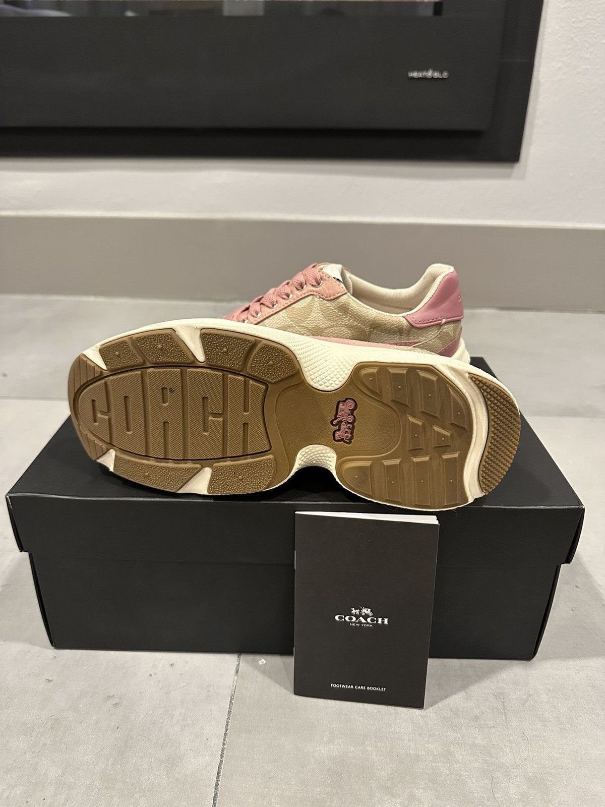 Coach C152 SIG TECH RUNNER (8.5 size FEMALE) Size US 8.5 / IT 38.5 - 5 Thumbnail
