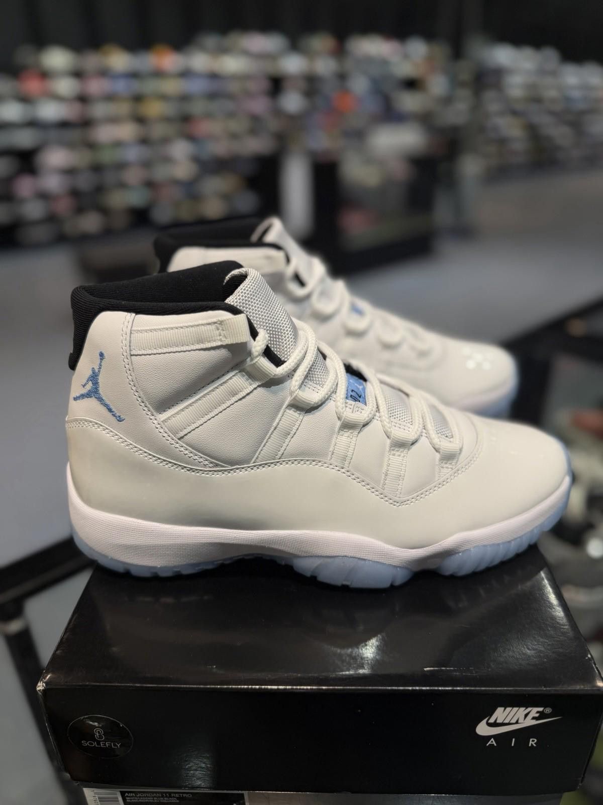 Jordan Brand Jordan Air Jordan 11 Retro Legend Blue 2024 White/Blue (10) Size US 10 / EU 43 - 1 Thumbnail