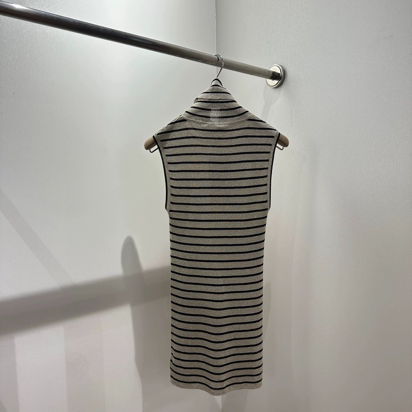 Brunello Cucinelli Brunello Cucinelli apr662 Sleeveless Striped Glitter M V Size M / US 6-8 / IT 42-44 - 2 Thumbnail