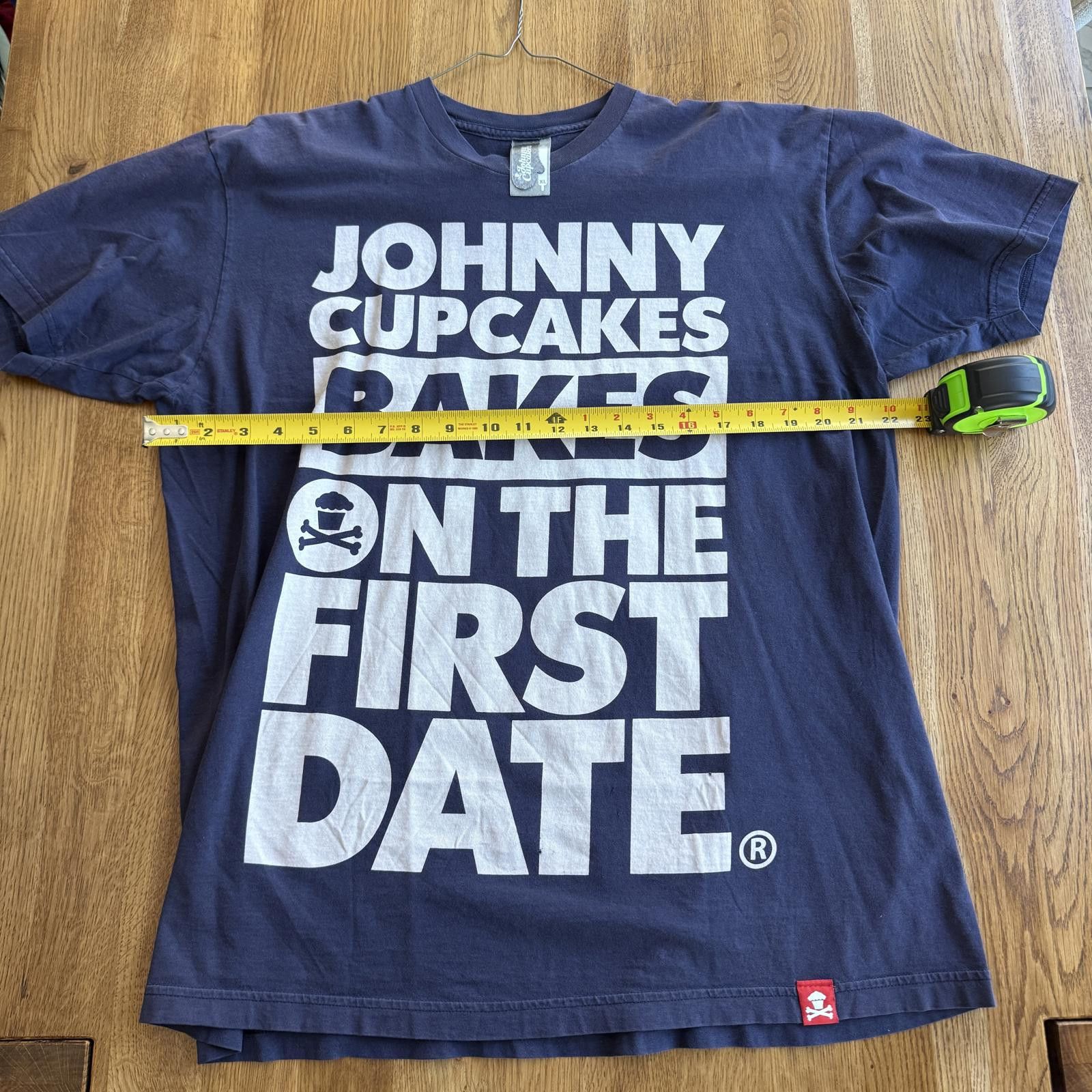 Johnny Cupcakes Johnny Cupcakes Bakes On The First Date T-Shirt Size XL Size US XL / EU 56 / 4 - 2 Thumbnail