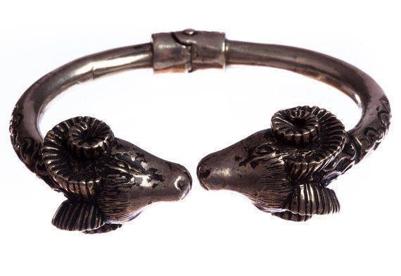 Designer Sterling Silver Double Headed Ram Spring Unisex Bracelet Size ONE SIZE - 1 Thumbnail