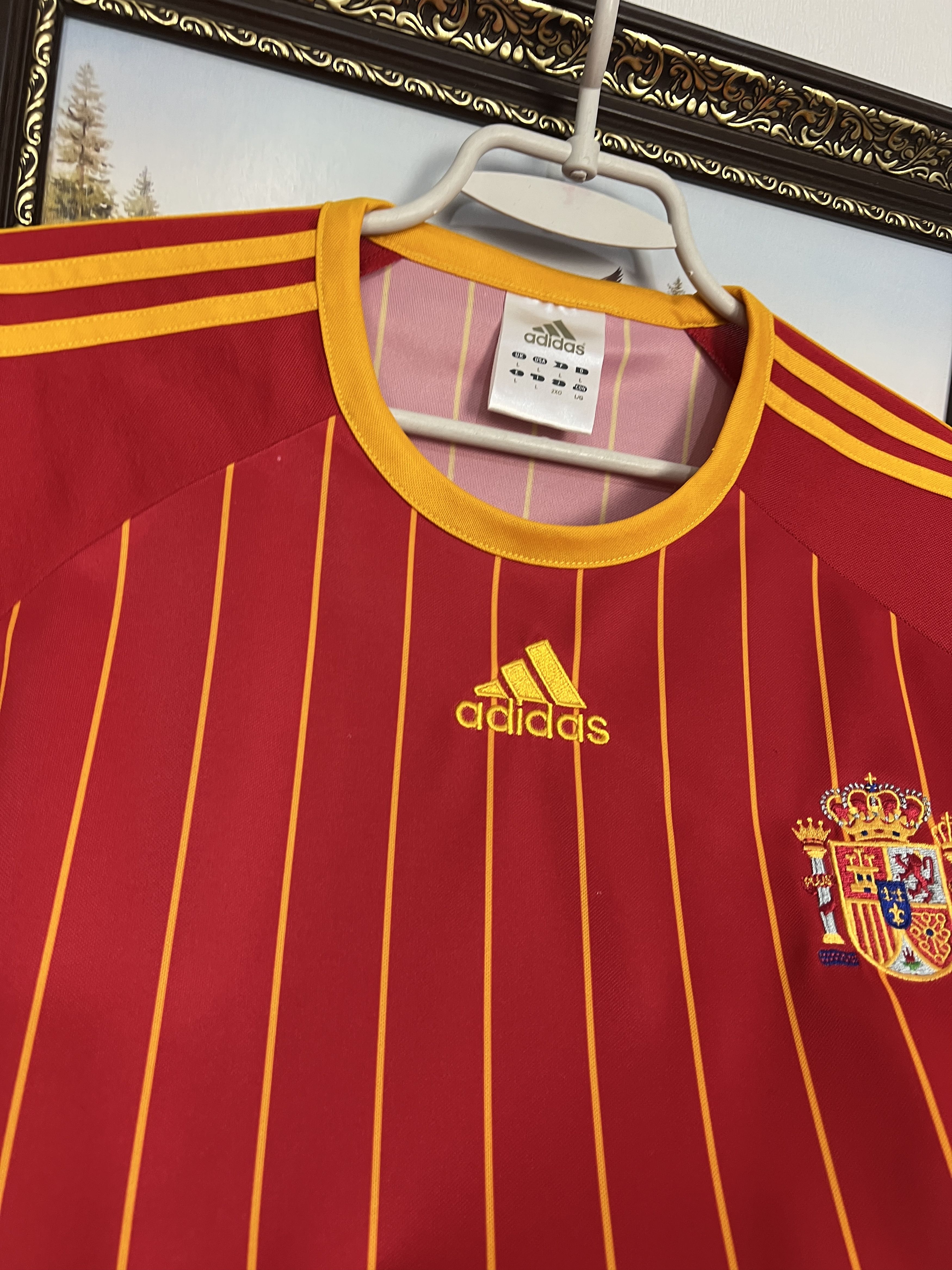 Adidas Spain Home football shirt 2005 Soccer Jersey Trikot Camiseta Size US L / EU 52-54 / 3 - 7 Thumbnail