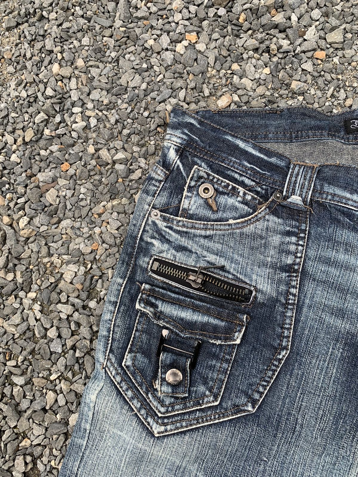 Tornado Mart FLARE IN THE ATTIC PUNK STYLE JAPANESE DISTRESSED DENIM Size US 32 / EU 48 - 11 Thumbnail