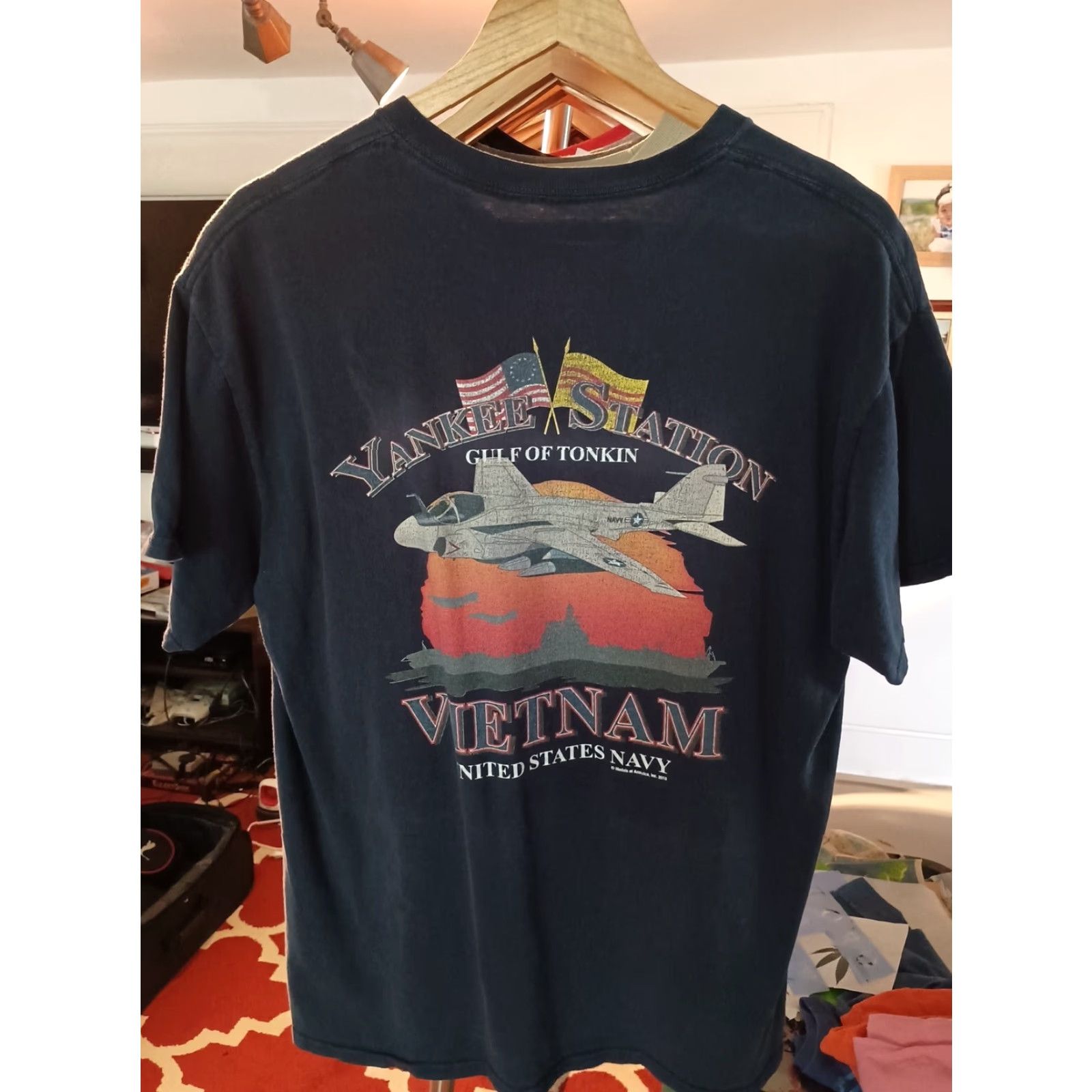 Vintage VINTAGE Yankee Station Gulf of Tonkin Navy T-shirt L Blue Mens Size US L / EU 52-54 / 3 - 4 Thumbnail