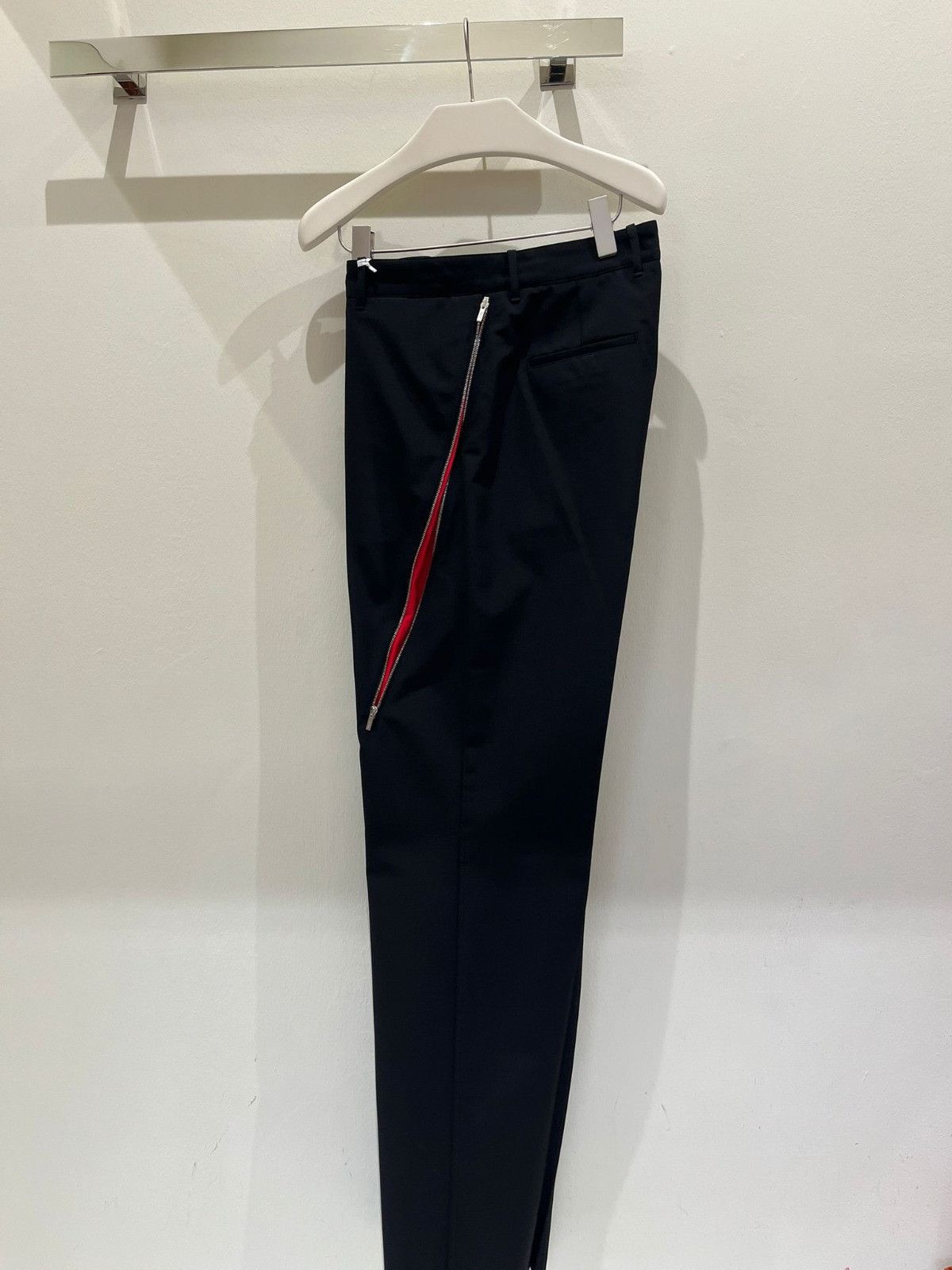 Salvatore Ferragamo o1s1rm1224 Trouser in Black Size US 32 / EU 48 - 1 Preview