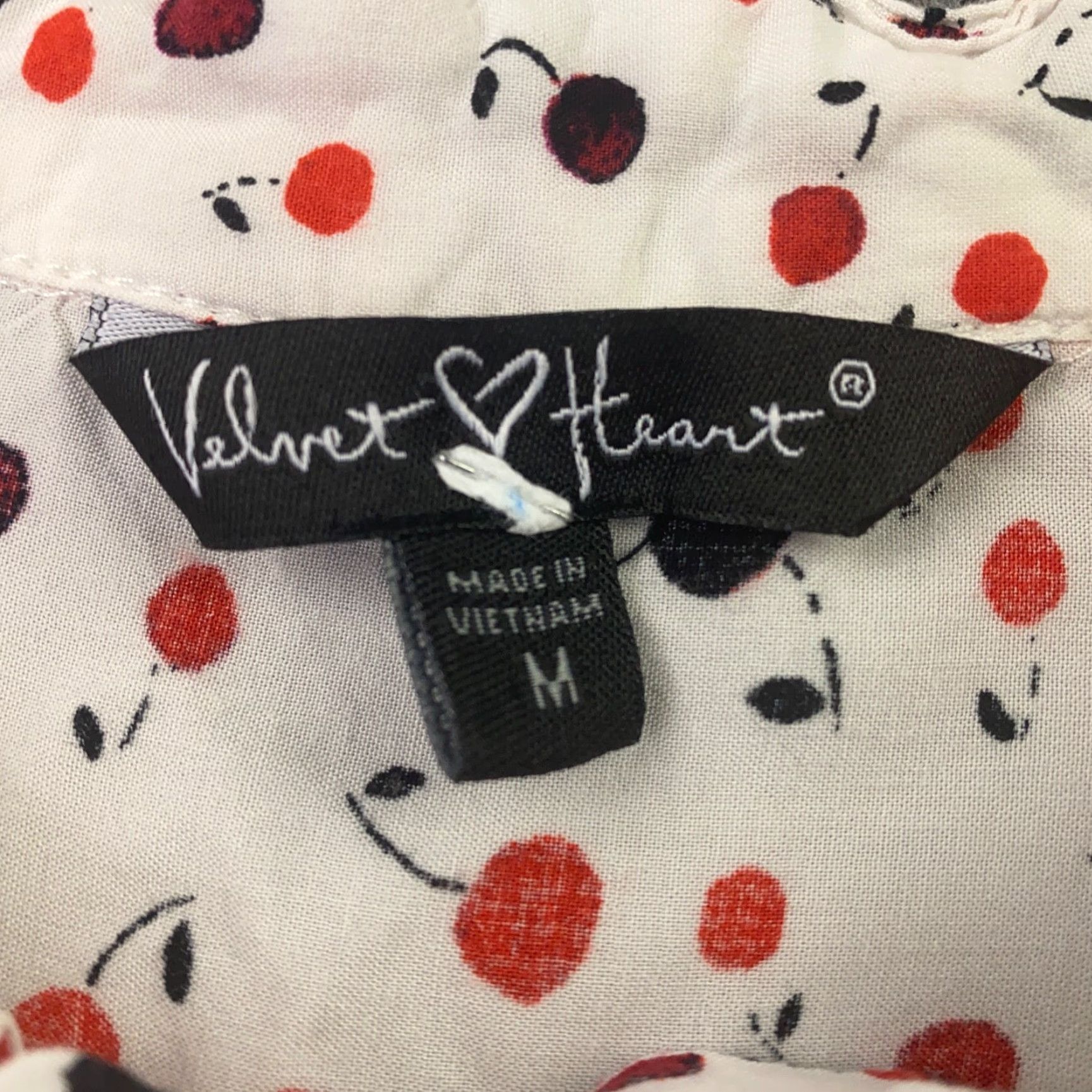 Velvet Velvet Heart Shirt Womens Medium White Cherry Print Tie Neckline Button-Up Long Sleeve Casual Party/Cocktail Travel 90s? Size M / US 6-8 / IT 42-44 - 3 Thumbnail