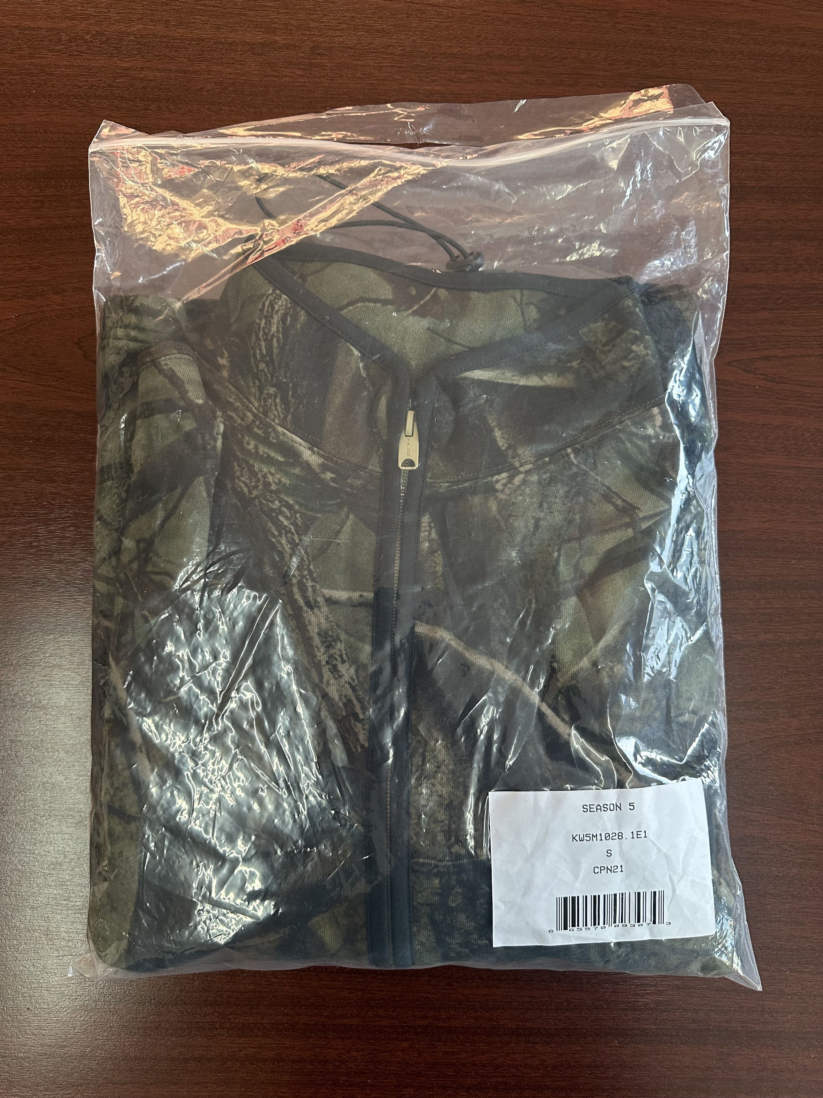 Yeezy Season 5 Unreleased Camo Jacket Size US S / EU 44-46 / 1 - 5 Thumbnail