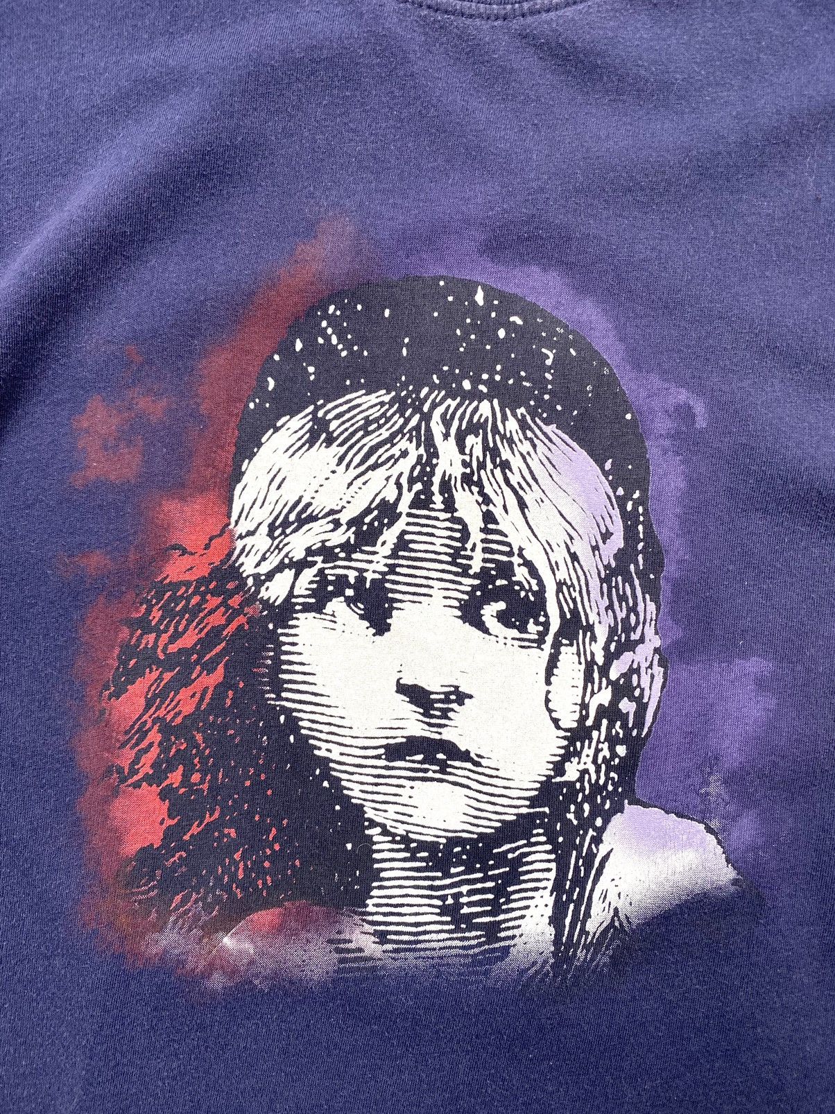 Vintage Vintage 1990’s Art Movie Les Miserables T Shirt Size US M / EU 48-50 / 2 - 3 Thumbnail