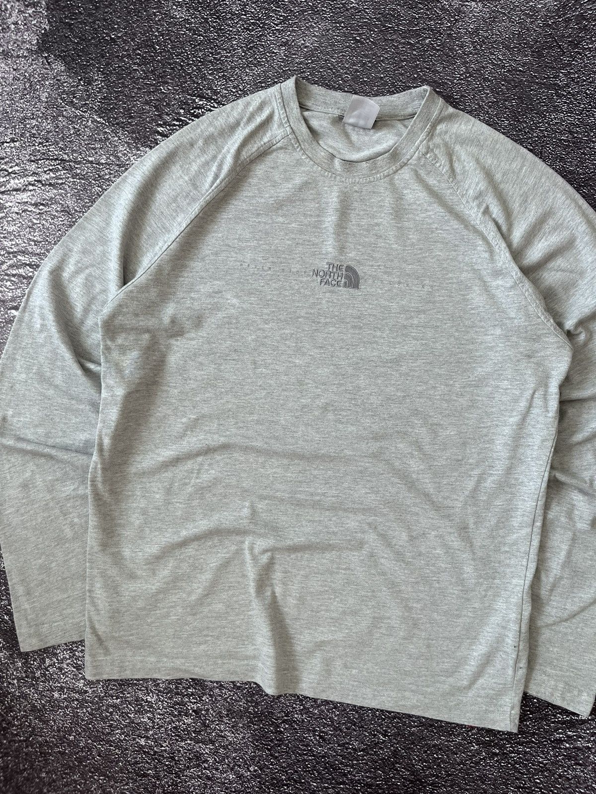 The North Face Rare The North Face Y2K Vintage Center Logo Grey Longsleeve Size US M / EU 48-50 / 2 - 2 Thumbnail