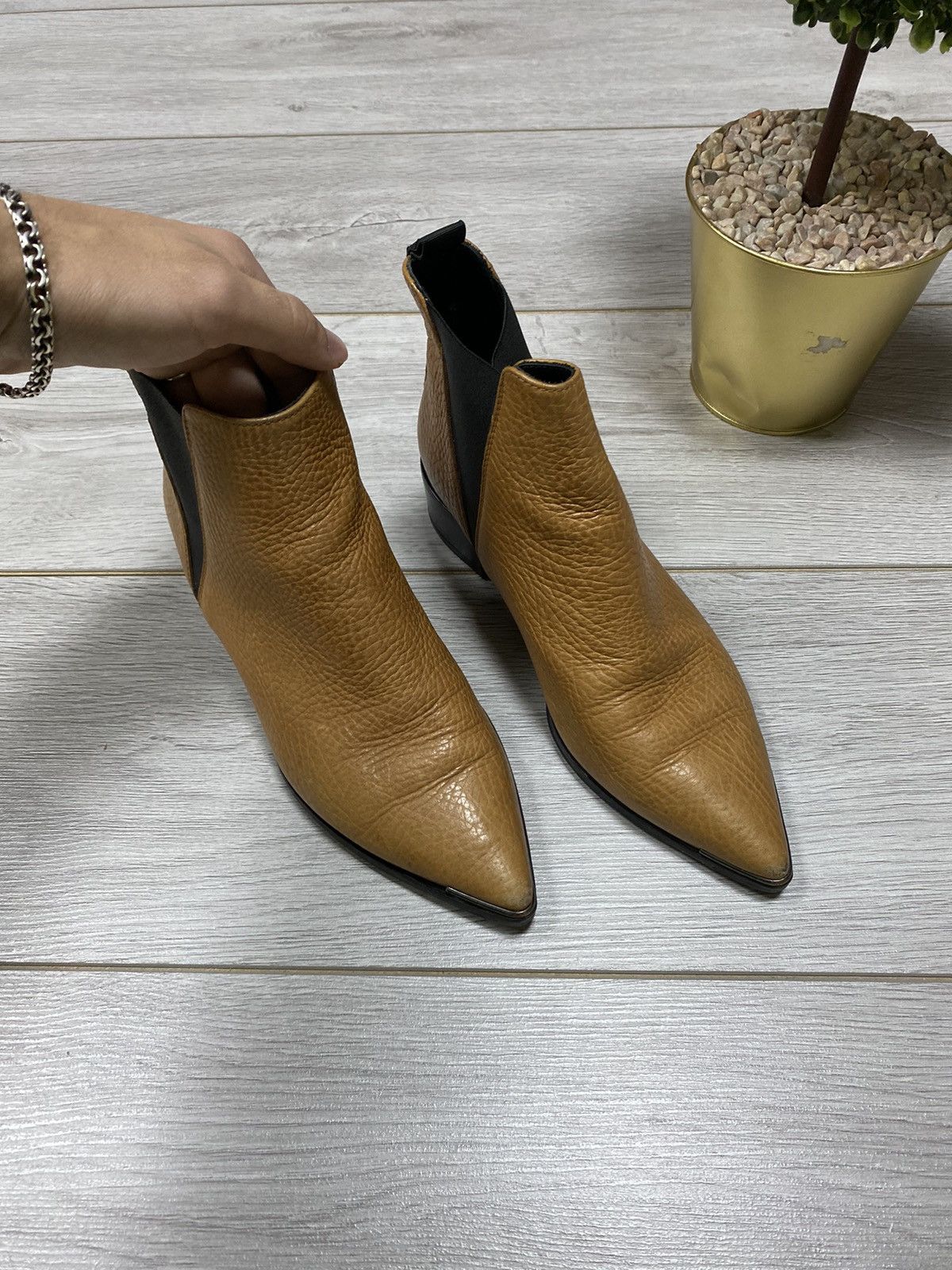 Acne Studios Acne Studios Chelsea Vero Cuolo leather boots heels Size US 7 / IT 37 - 2 Thumbnail