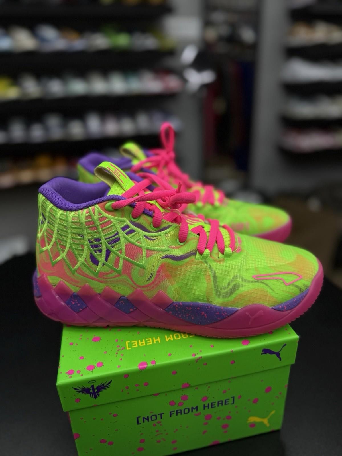 Puma Puma Mb.01 Inverse Toxic LaMelo Ball Size U.S Men’s 8/9.5W Size US 8 / EU 41 - 1 Thumbnail