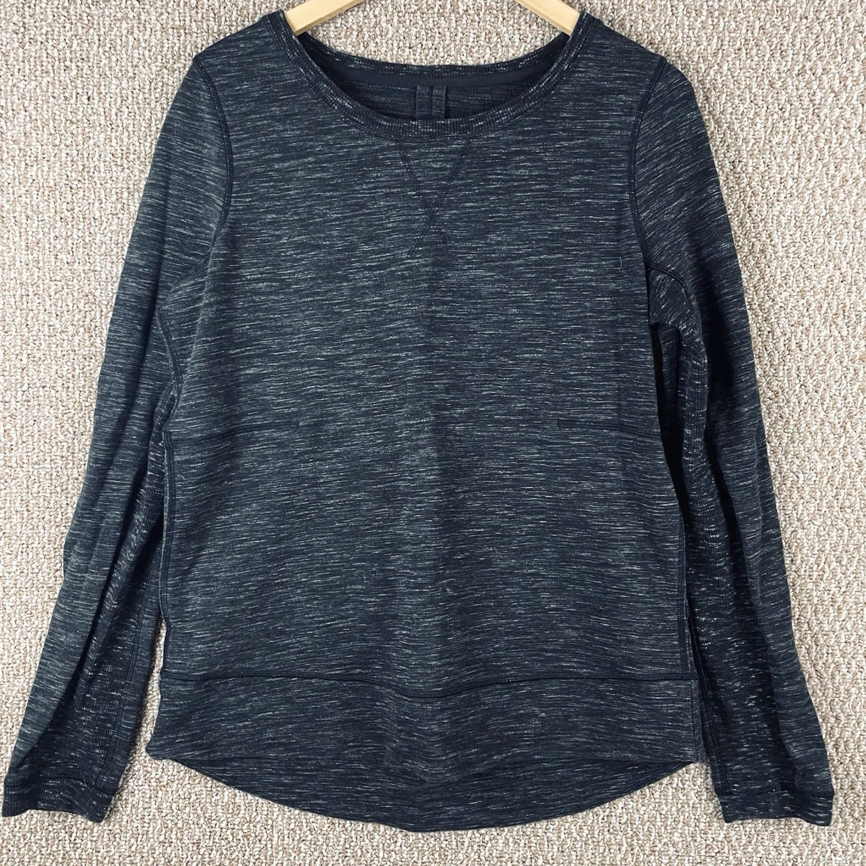 Lululemon Lululemon Sweatshirt Women’s 10 Crewneck Heathered Gray Black 375 Pullover Long Sleeve Activewear Breathable Pockets Size L / US 10 / IT 46 - 2 Thumbnail