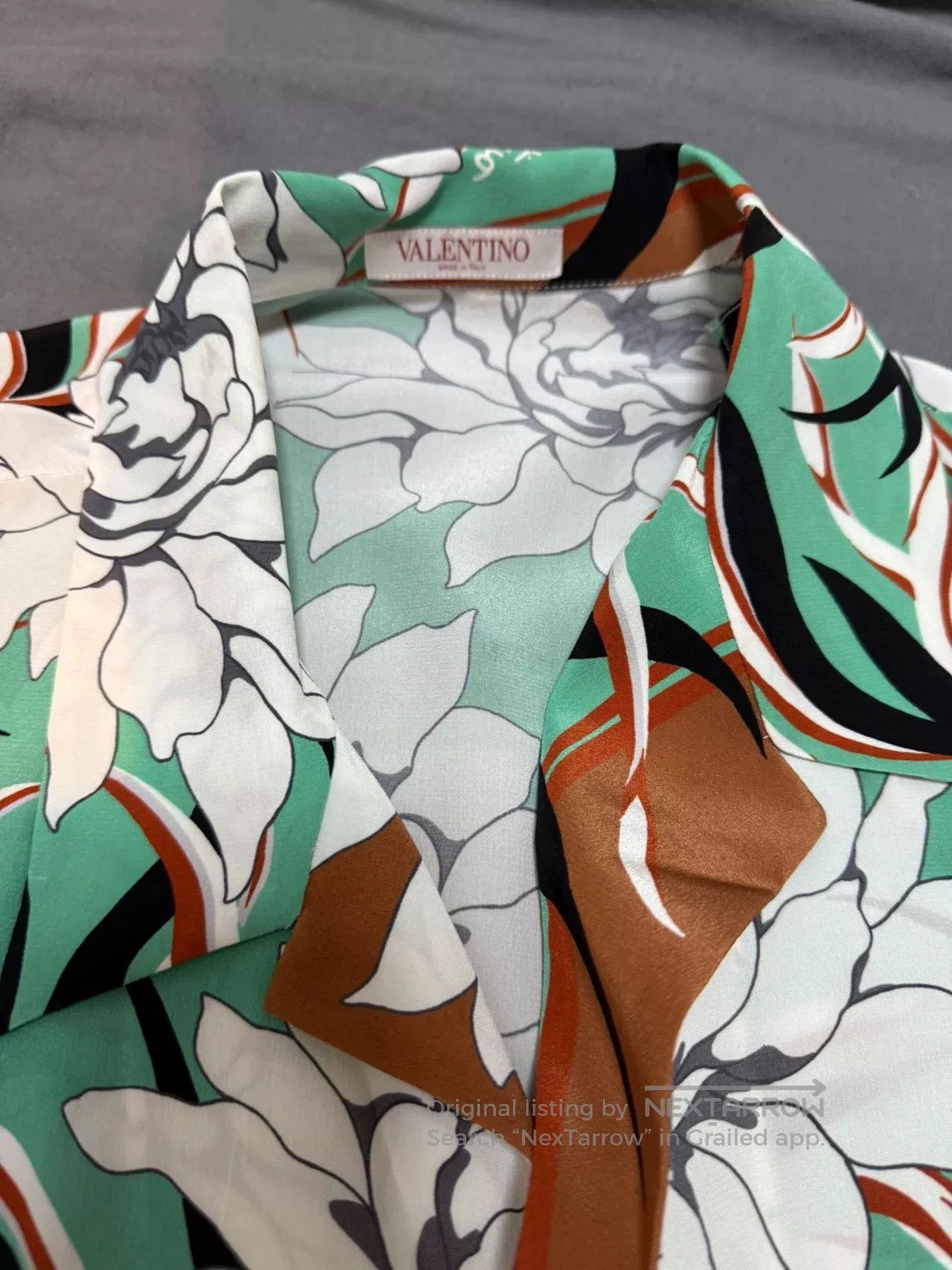 Valentino Valentino Silk Floral Button. Size US L / EU 52-54 / 3 - 2 Thumbnail