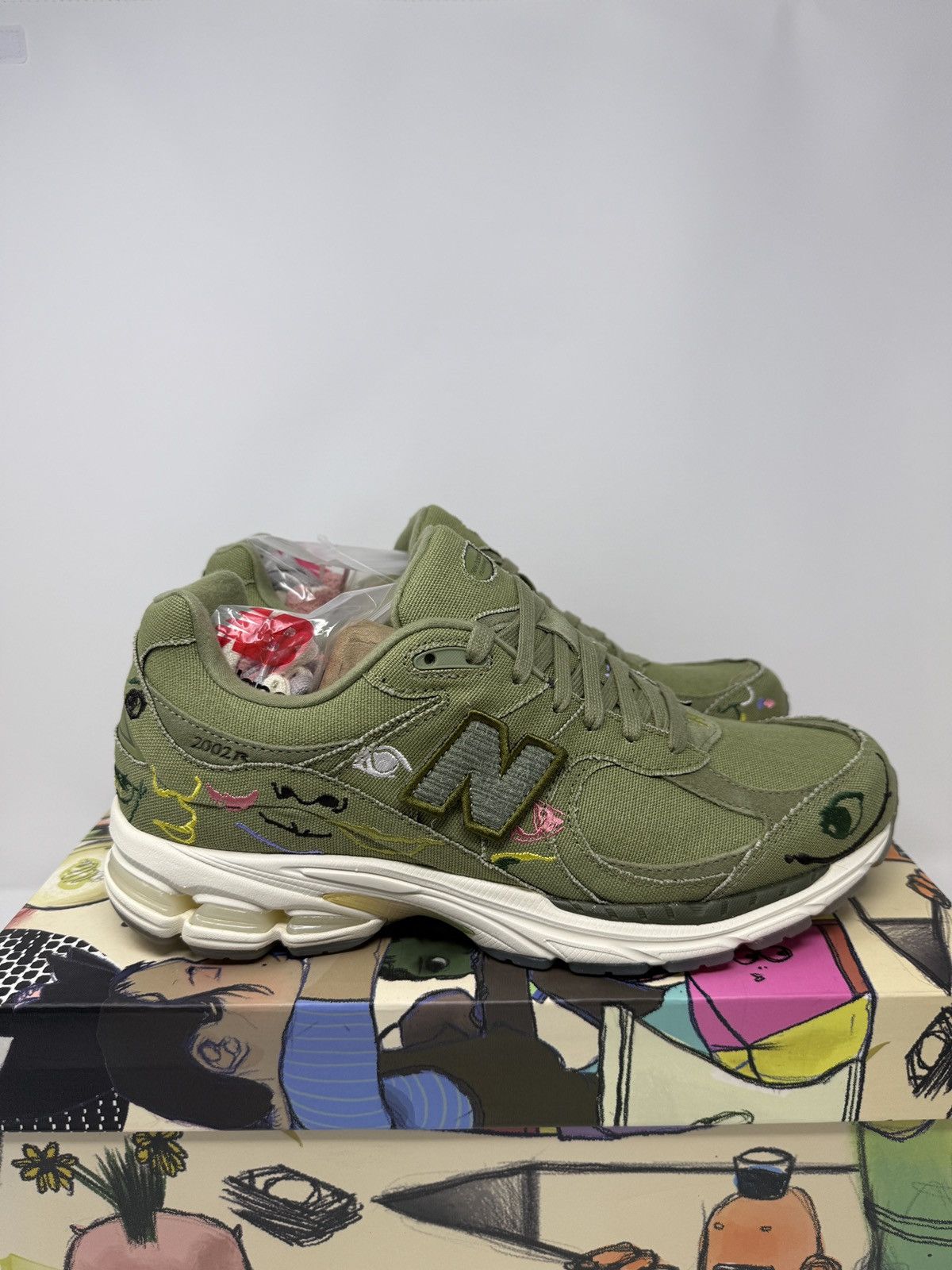 New Balance New Balance 2002R Bryant Giles What Now? M2002RAG Men's size Size US 11 / EU 44 - 8 Thumbnail