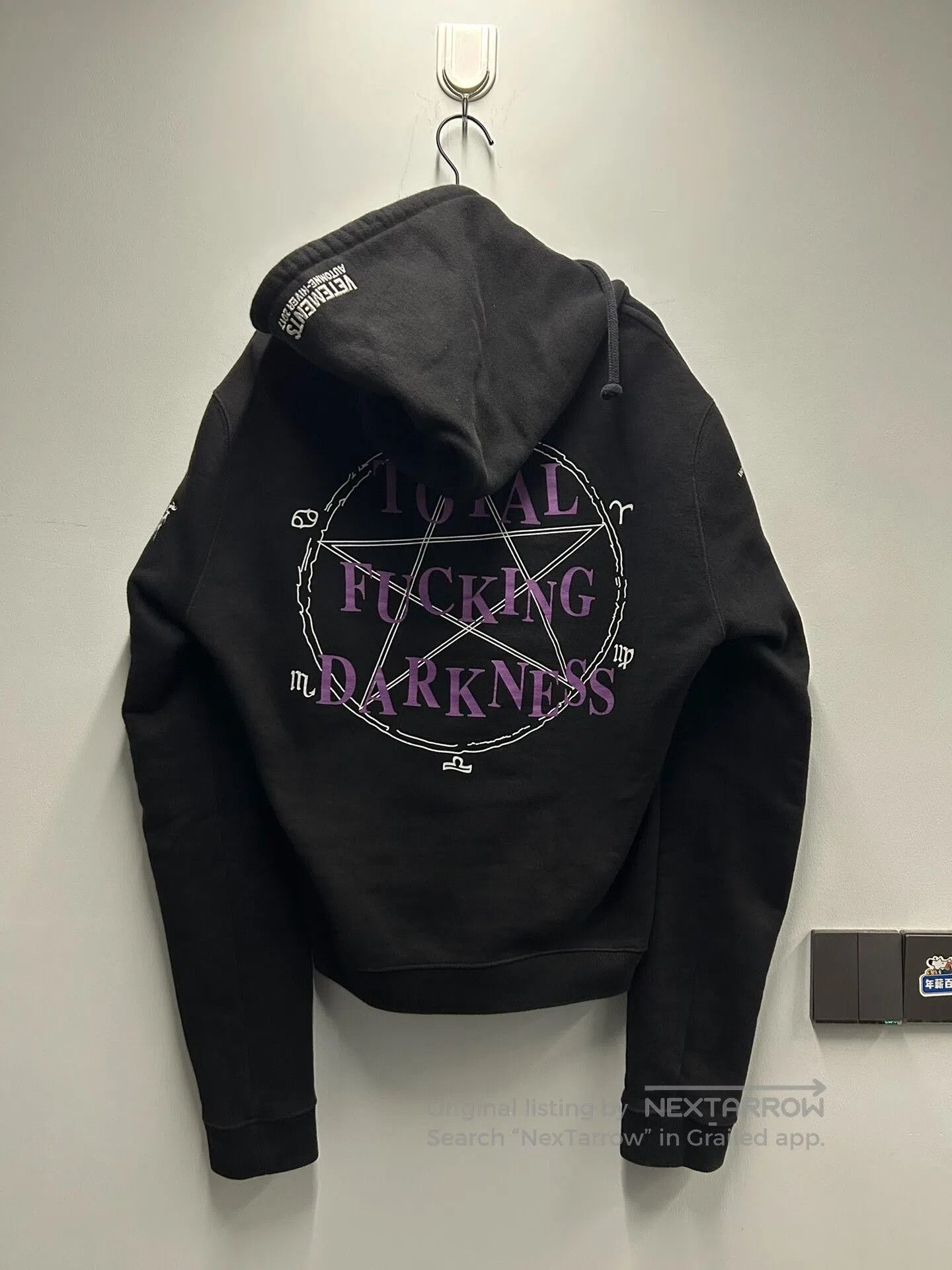 Vetements Vetements Pentagram Slogan Black Hoodie. Size US L / EU 52-54 / 3 - 1 Thumbnail