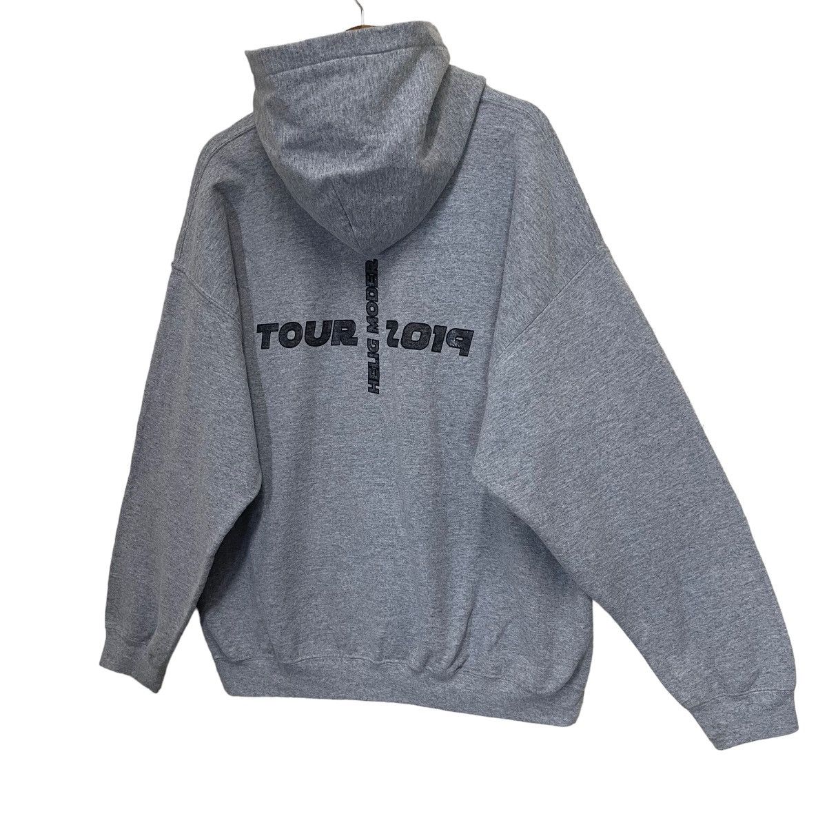 Japanese Brand Helig Moder Tour 2019 Big Logo Pullover Hoodies Size US XL / EU 56 / 4 - 3 Thumbnail