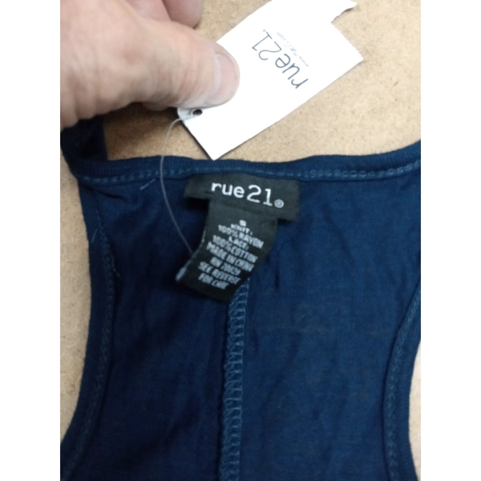 Vintage Rue 21 Tank Top Women Sleeveless Lace Hemline Crochet Accent Blue S Small Regular Scoop Neck Size S / US 4 / IT 40 - 4 Thumbnail