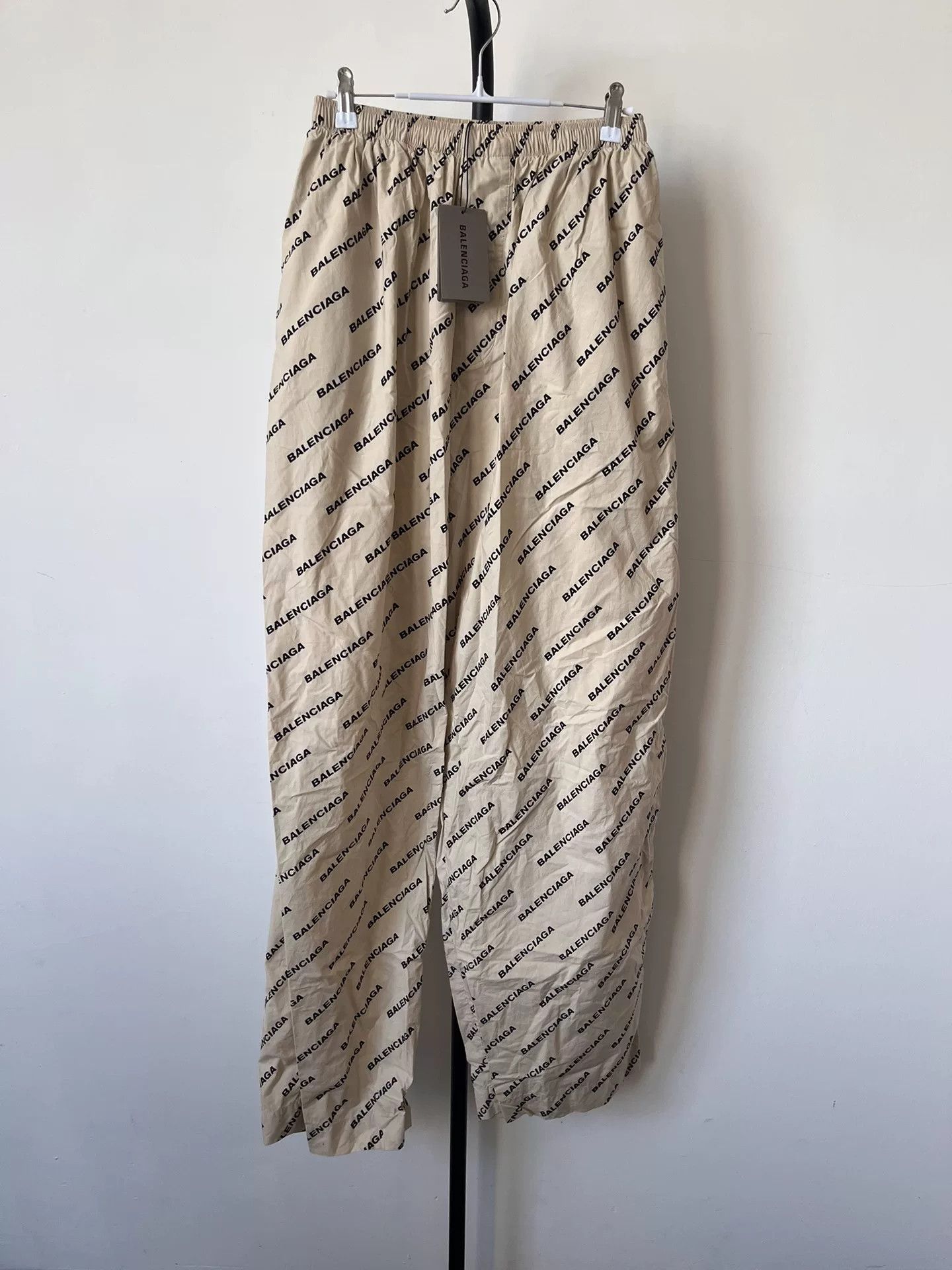 Balenciaga Balenciaga All-Over Logo Pants Size US 30 / EU 46 - 1 Thumbnail