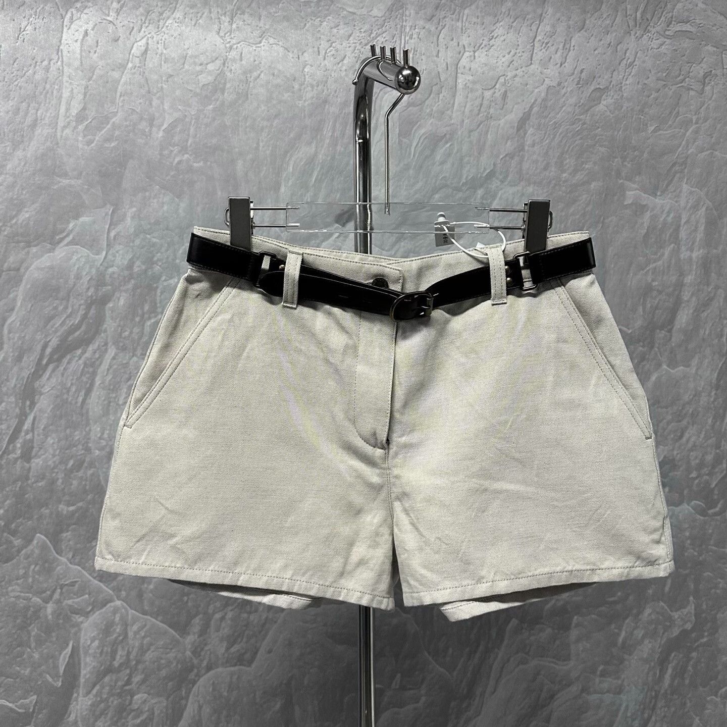 Louis Vuitton louis vuitton denim shorts with belt Size US 28 / EU 44 - 1 Thumbnail