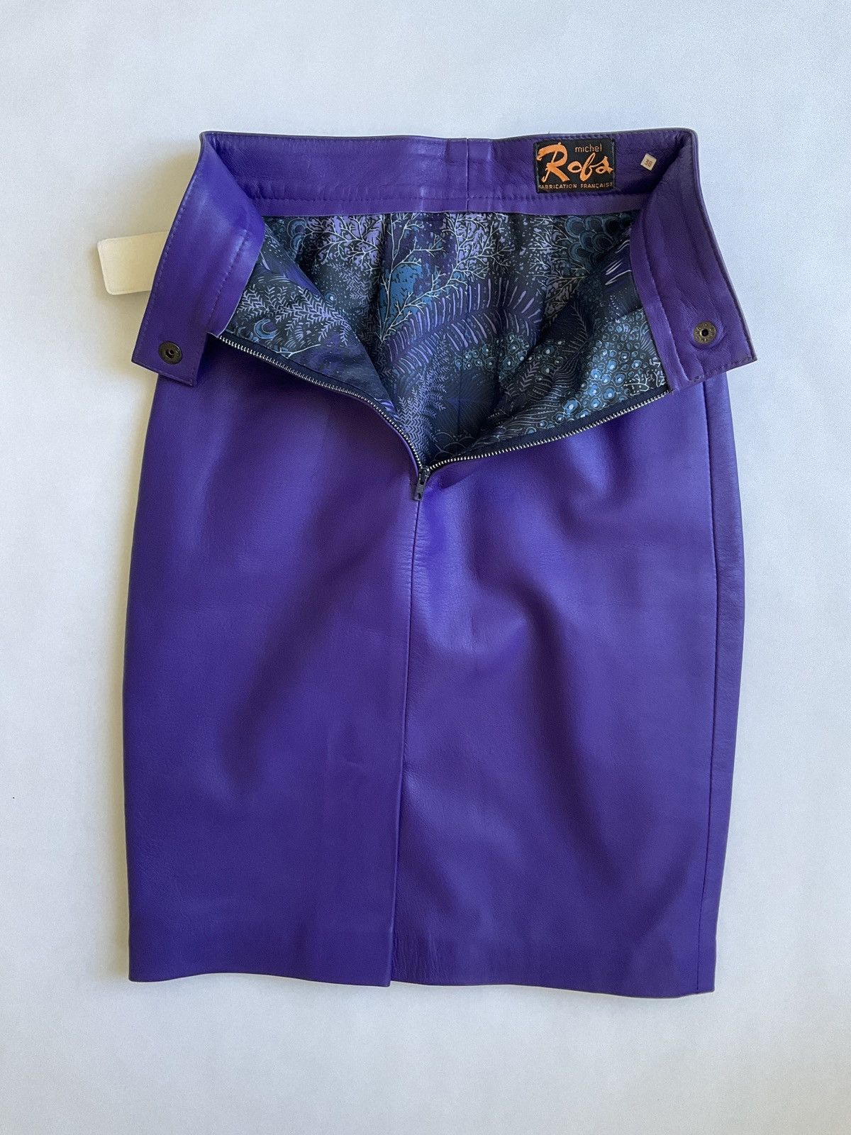 Vintage Vintage 90’s purple leather midi skirt Size 27" / US 4 / IT 40 - 2 Thumbnail