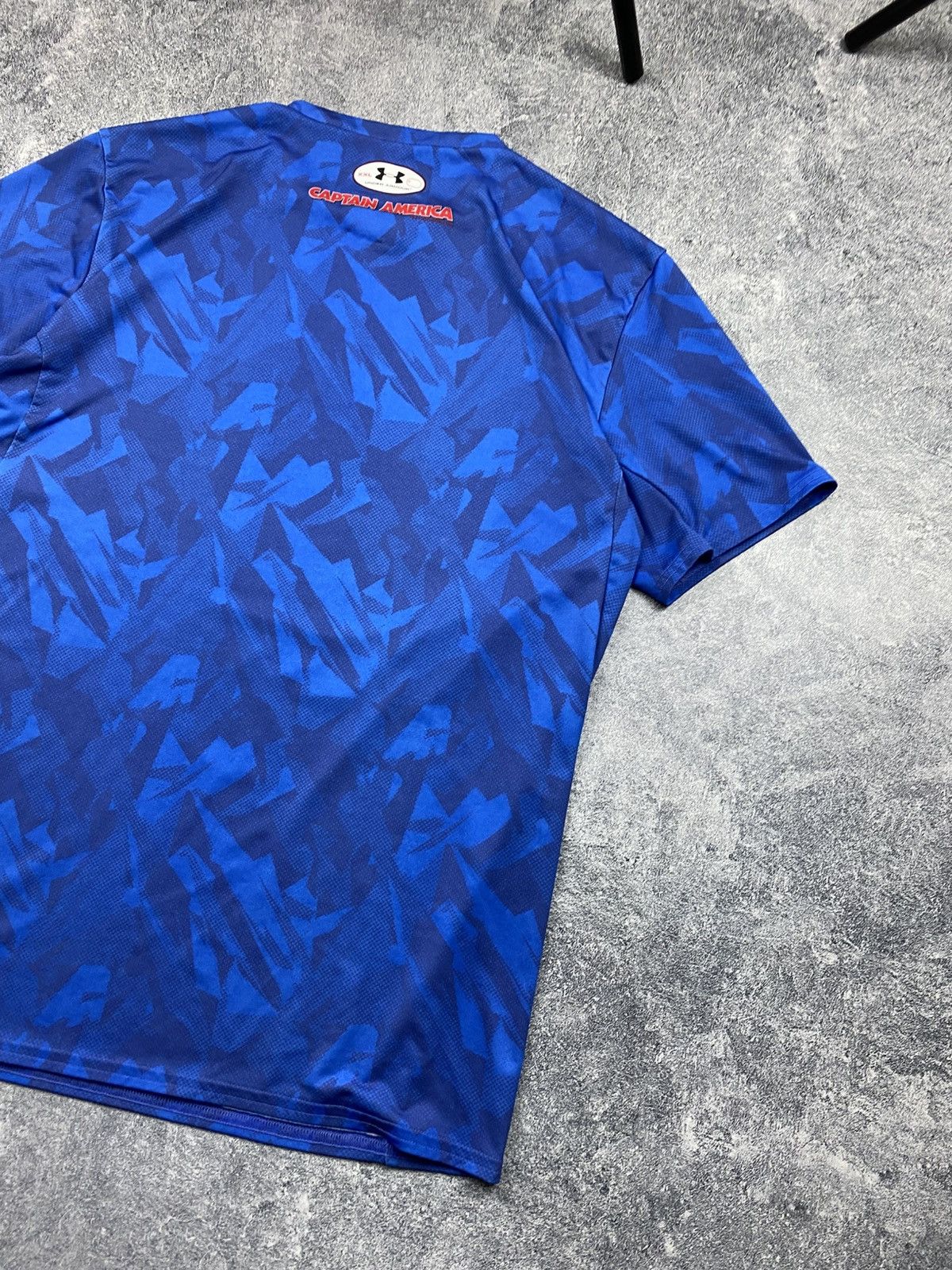 Disney × Marvel Comics × Under Armour Captain America Under Armour Compression shirt Size US XXL / EU 58 / 5 - 7 Thumbnail