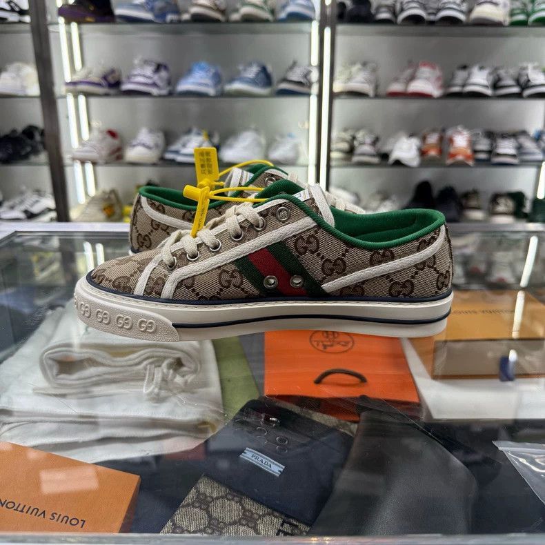 Gucci Gucci 1977 Series Logo Sneakers Size 36-2506 Size US 6 / IT 36 - 5 Thumbnail