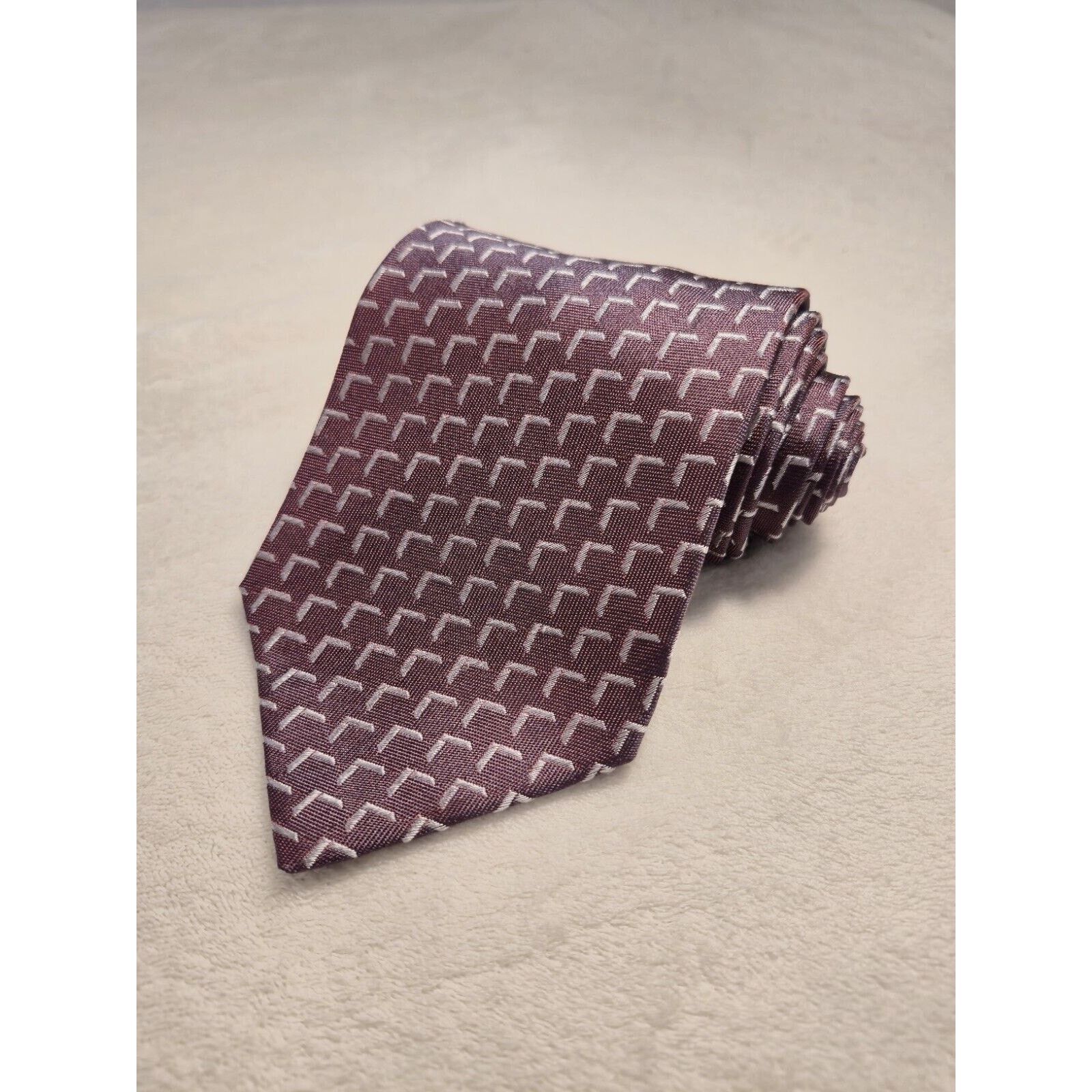 Giorgio Armani Giorgio Armani Necktie Italy Maroon Geometric Silk Men's Size ONE SIZE - 1 Thumbnail