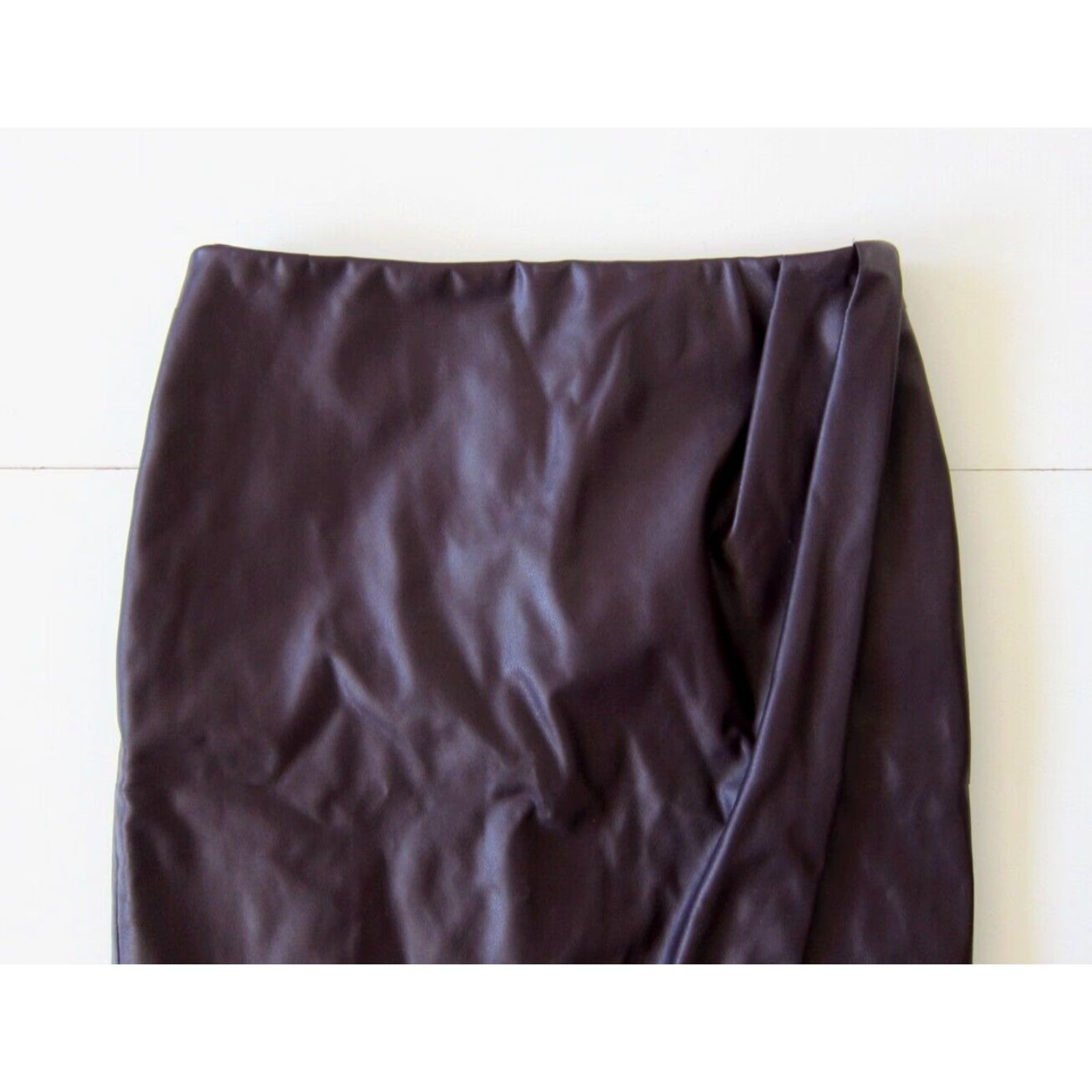 Calvin Klein Calvin Klein Purple Faux Leather Zipper Straight Pencil Wrap Work Skirt 4 Womens Knee Length Size 2 30" Waist 38" Hip Bar 23.5" Waist to Hem Size 26" / US 2 / IT 38 - 4 Thumbnail