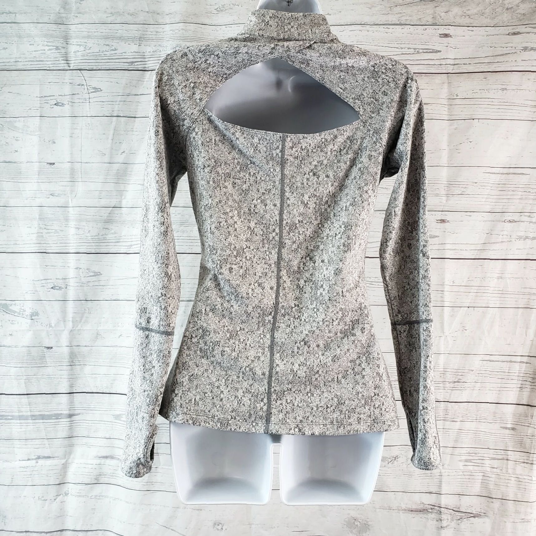 Gymshark Gymshark Womens 1/4 Zip Pullover Size Small Gray Long Sleeve Thumbholes Cutout 1/4 Zip Pullover Activewear Womens Size S / US 4 / IT 40 - 4 Thumbnail