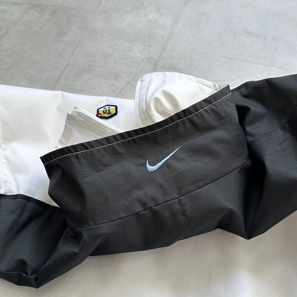 Nike 00s Nike TN Plus AirMax Vintage Nylon Track Jacket Drill Size US S / EU 44-46 / 1 - 19 Thumbnail