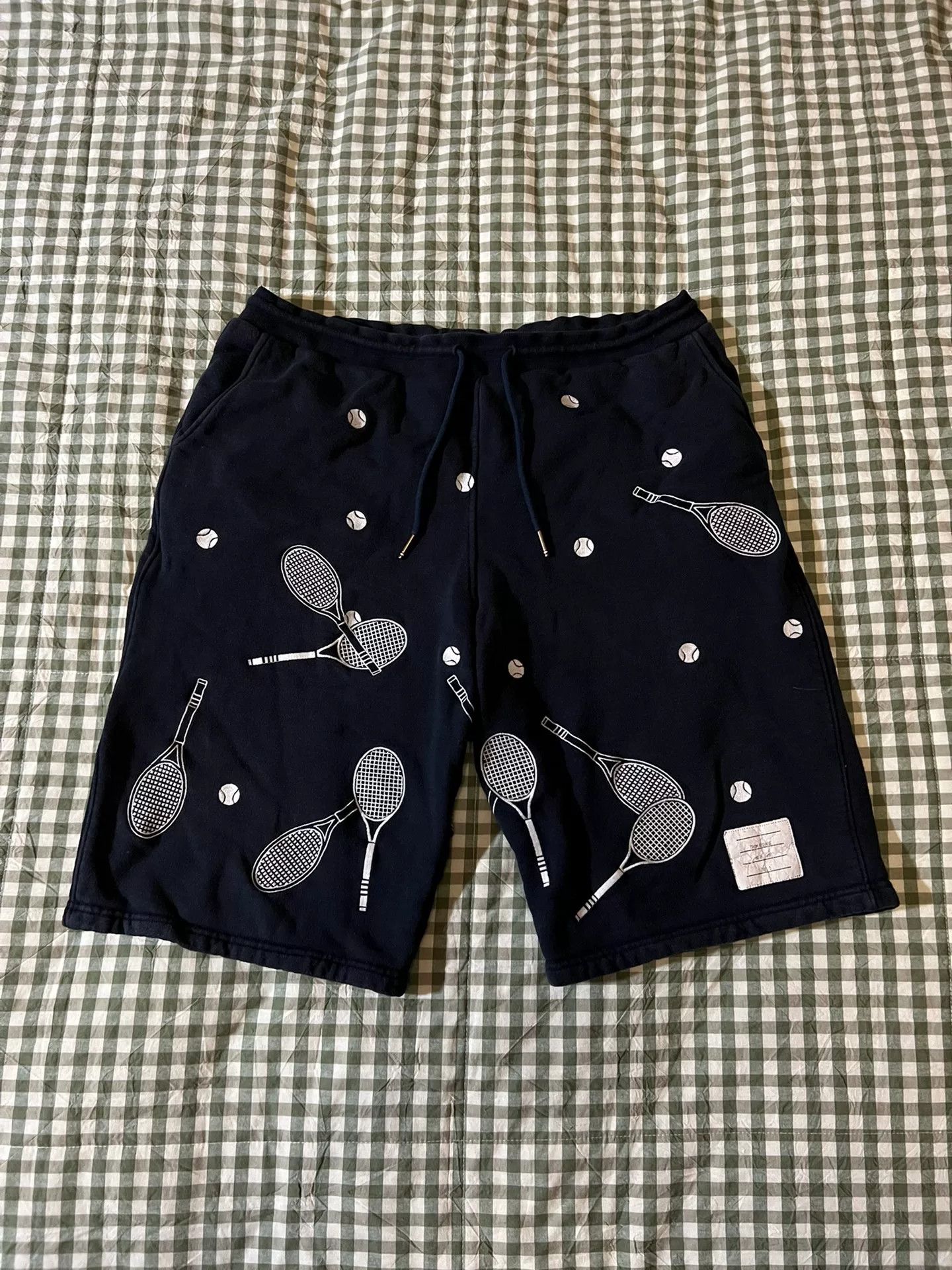 Thom Browne thom browne embroidered tennis casual shorts Size US 34 / EU 50 - 1 Thumbnail