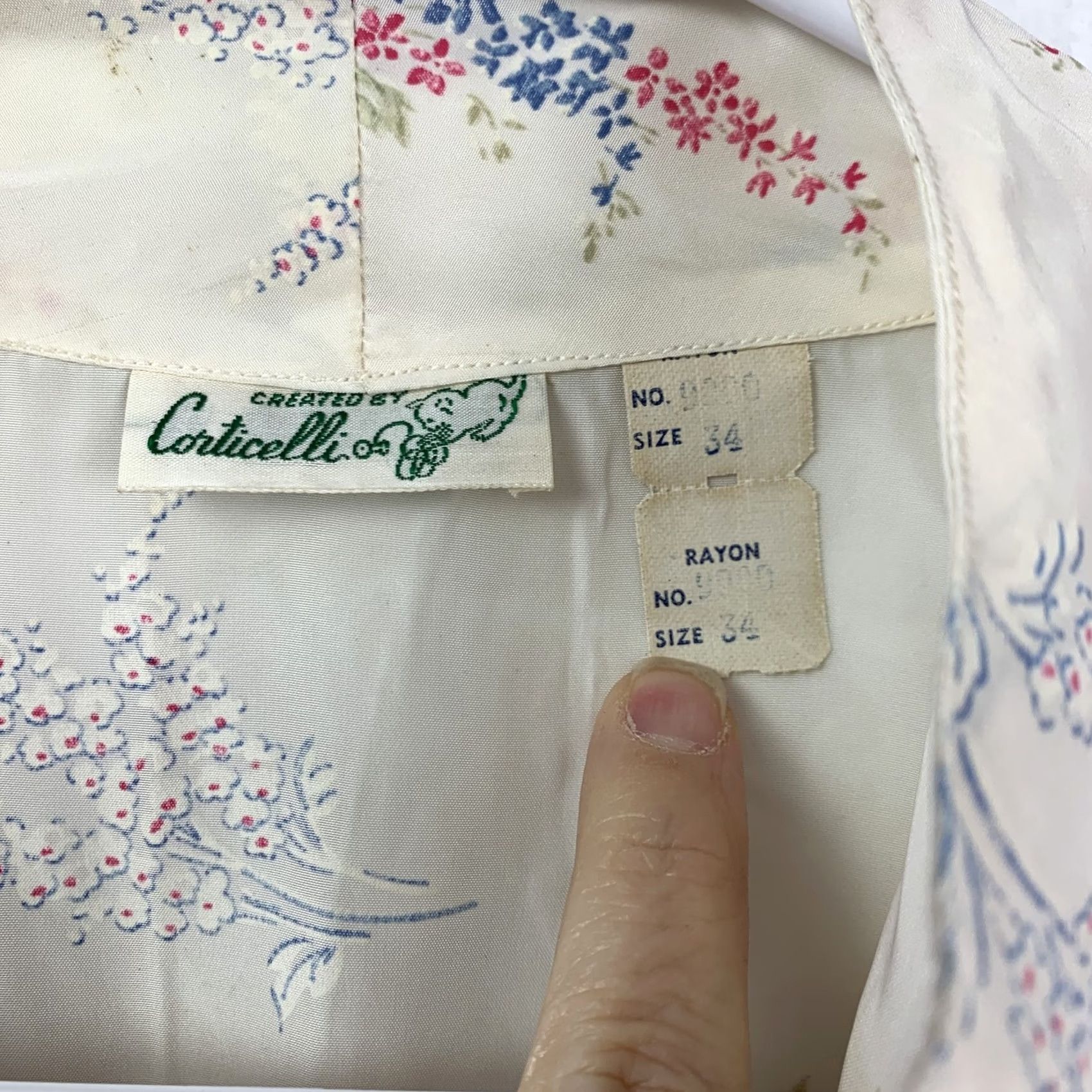Vintage VINTAGE Corticelli Maxi Dress Women's 34 Cream Floral Rayon 1930s Art Deco 56in Sleeves 7.5in Day/Cocktail Size XXS / US 00 / IT 34 - 5 Thumbnail