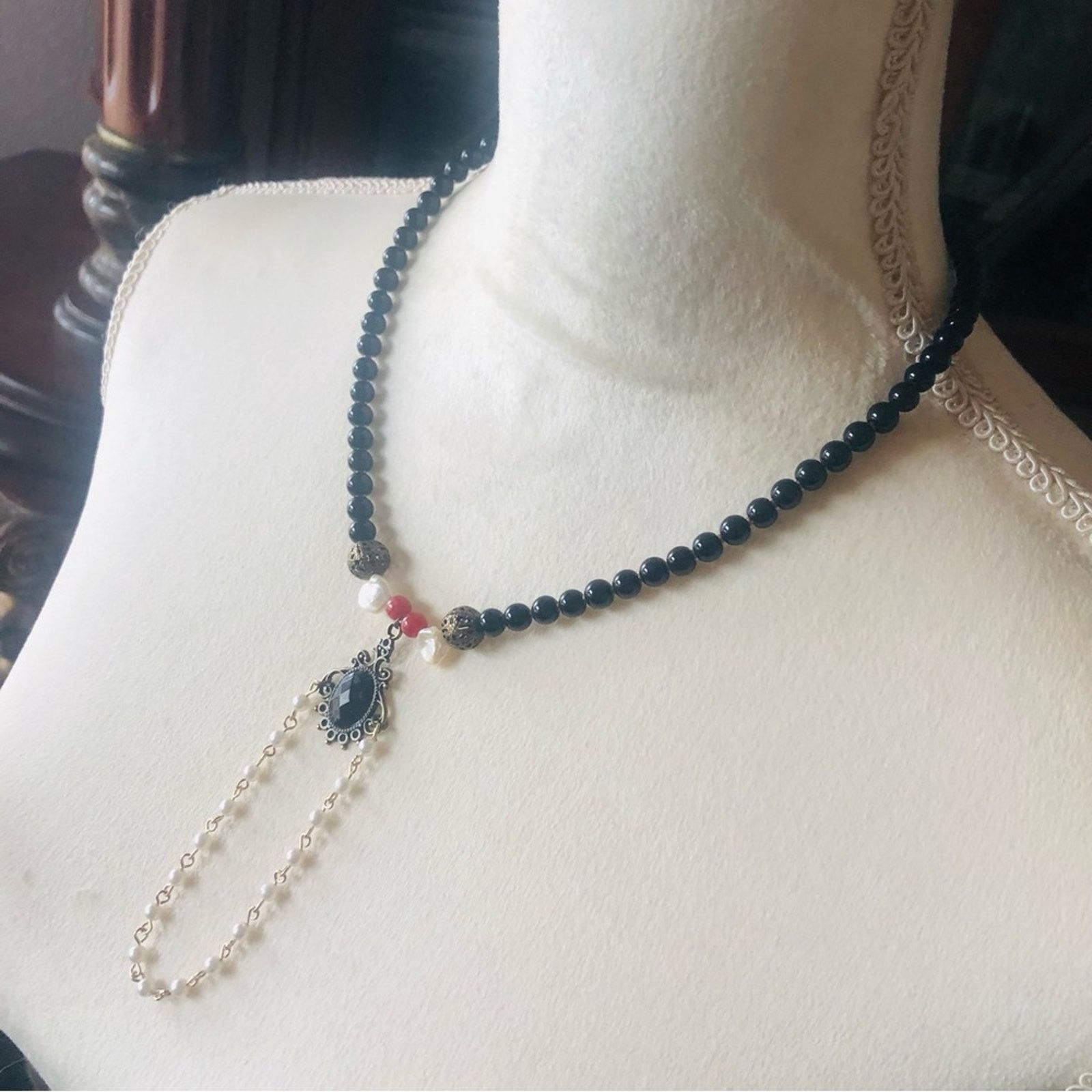 Handmade Handcrafted Victorian style glass pearl carnelian neckla Size ONE SIZE - 3 Thumbnail