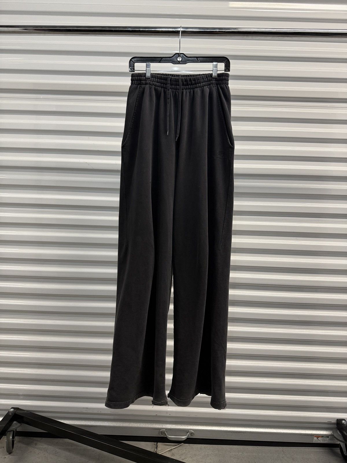 BALENCIAGA Sporty B ワイド トラックパンツ　黒 Balenciaga Sporty B Baggy Sweatpants
