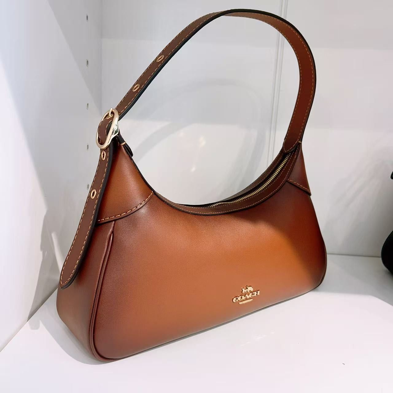 Coach Ella Small Shoulder Bag CDY38 Gold/Redwood Size ONE SIZE - 2 Thumbnail