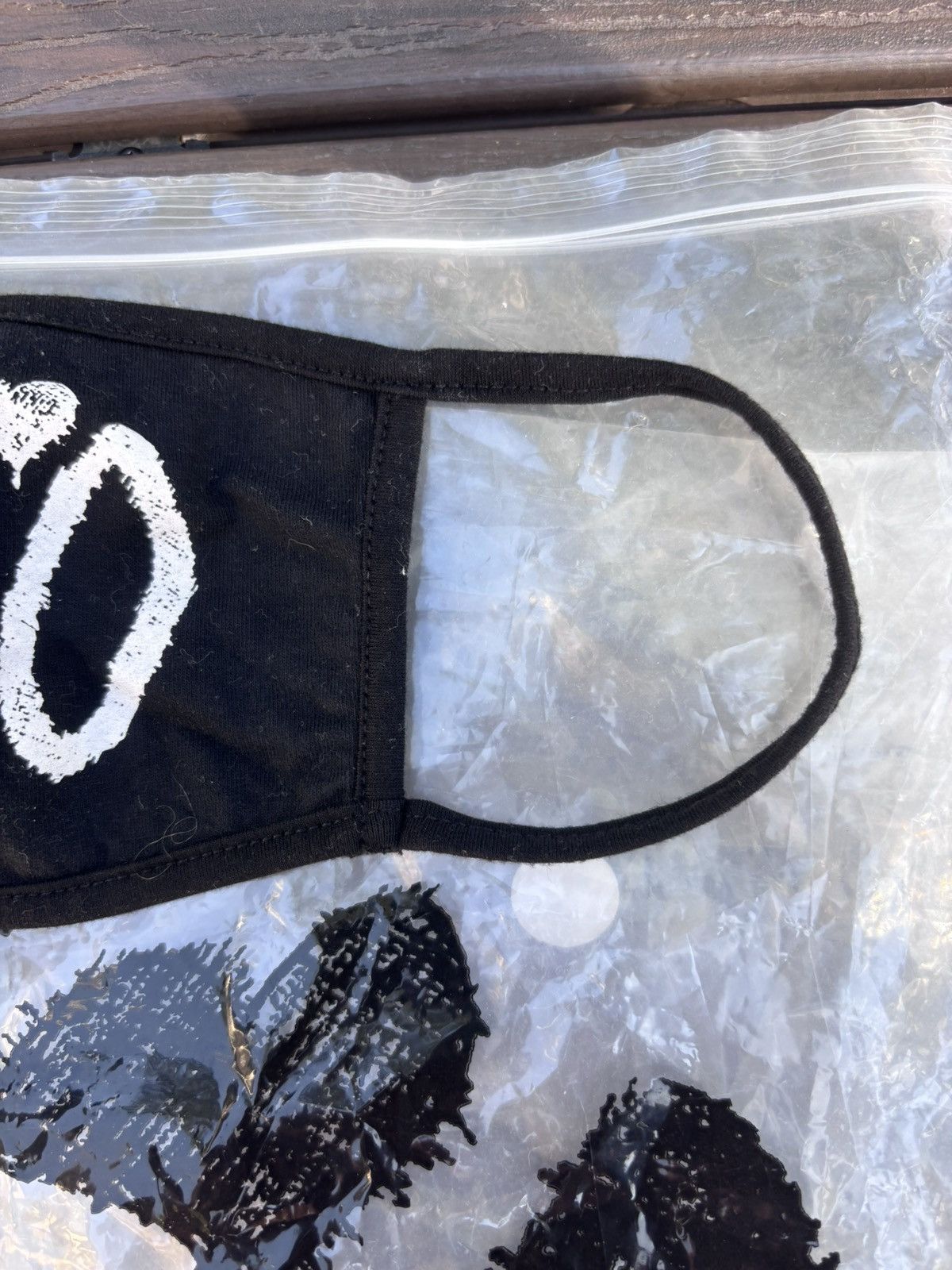 XO xo mask - limited edition- rare - vintage- not used Size ONE SIZE - 3 Thumbnail