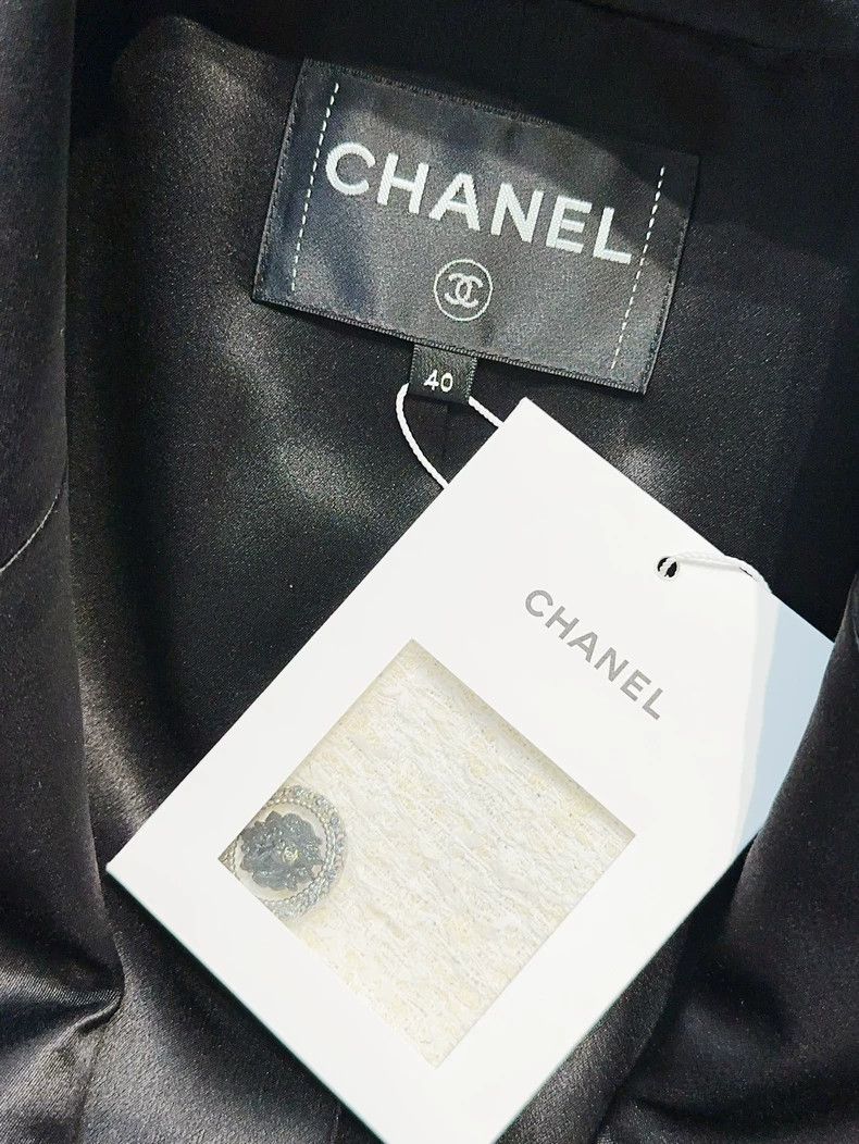 Chanel Chanel 22P Spring and Summer Preview White Four-pocket Bla Size S / US 4 / IT 40 - 3 Thumbnail
