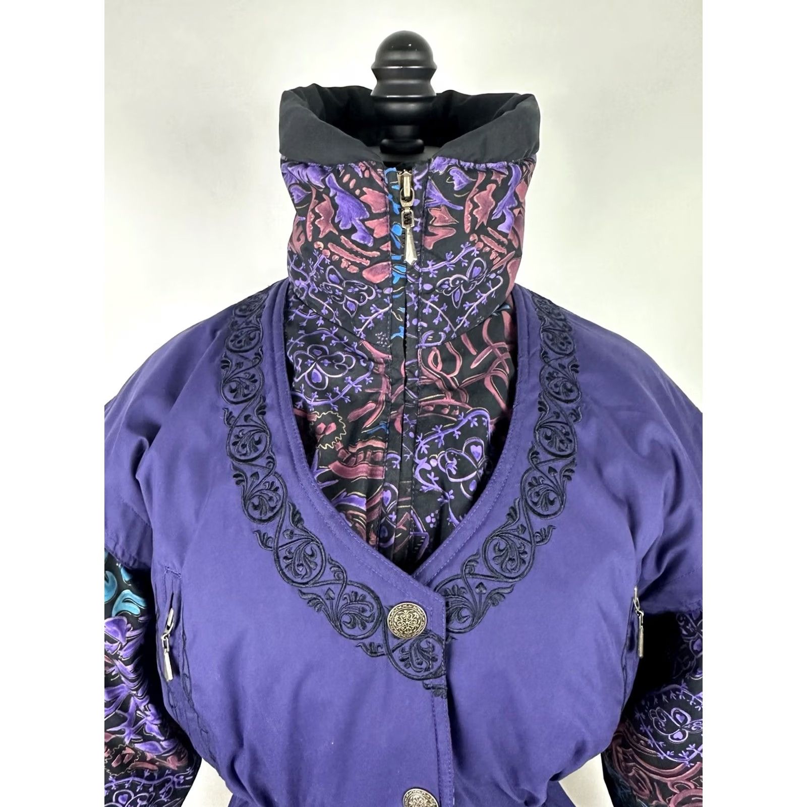 Vintage VINTAGE Skiing Passport Jacket Womens XS 90s Bohemian Paisley Embroidered Puffer Purple Size XS / US 0-2 / IT 36-38 - 3 Thumbnail