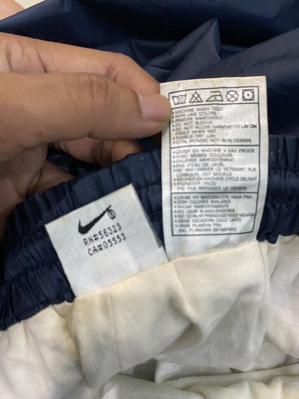 Carhartt Wip × Nike VINTAGE NIKE 90S BAGGY NYLON WIDE LEG SWOOSH TRACK PANTS Y2K Size US 28 / EU 44 - 16 Thumbnail