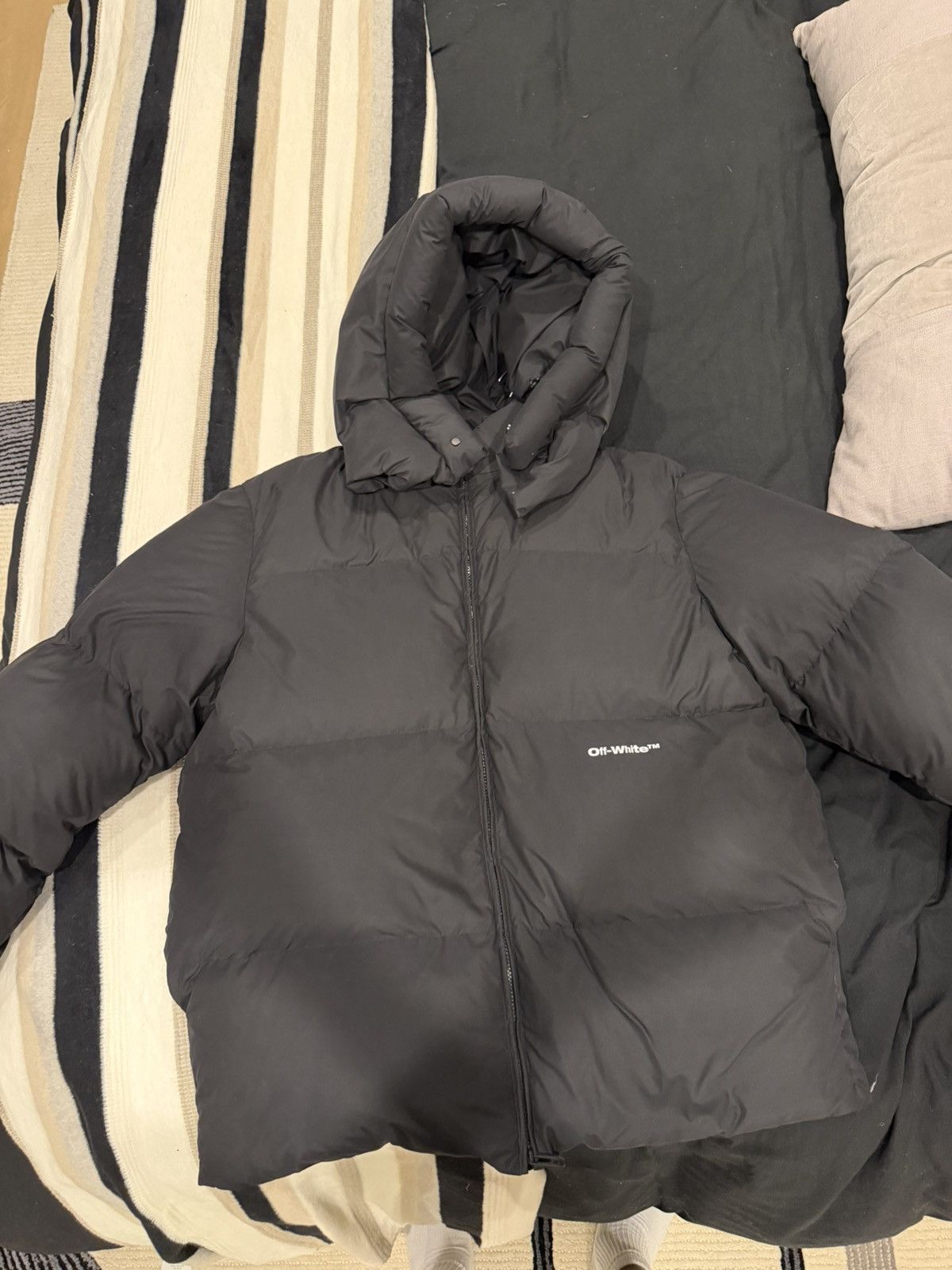 Off-White off-white bounce hooded down puffer Size US L / EU 52-54 / 3 - 12 Thumbnail
