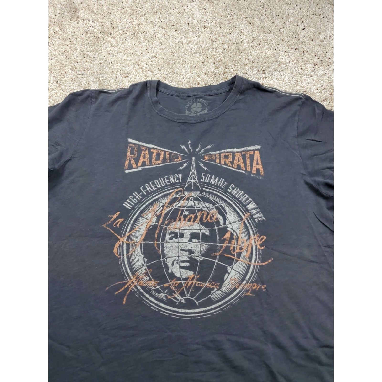 Lucky Brand Lucky Brand T Shirt 2XL Mens Gray Short Sleeve Graphic Print Crew Neck Rock Classic Decade/Theme Pirata Che Guevera Size US XXL / EU 58 / 5 - 3 Thumbnail