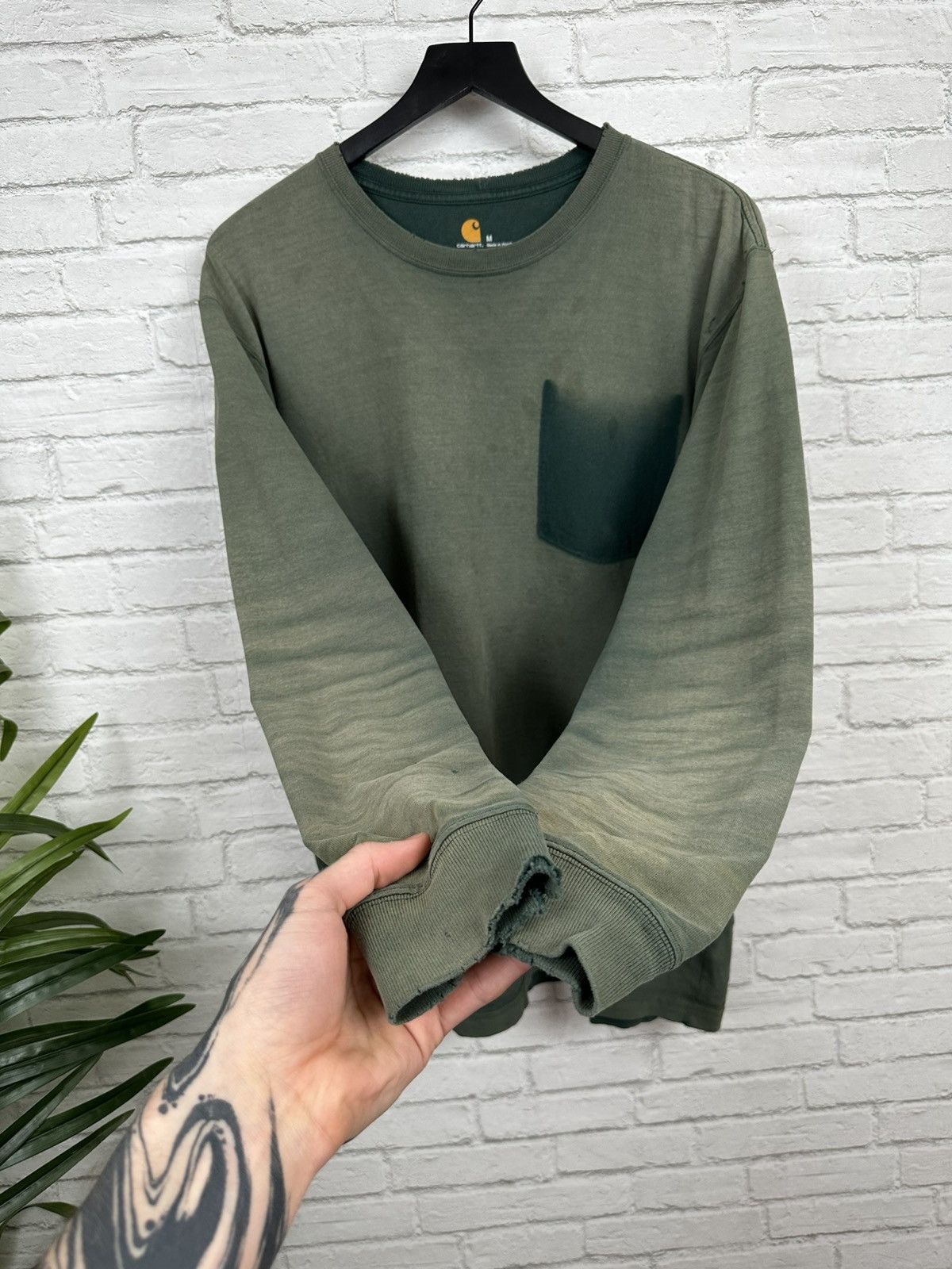 Carhartt (M) BEAUTIFUL FADED THRASHED Carhartt Longsleeve Tee Size US M / EU 48-50 / 2 - 2 Thumbnail