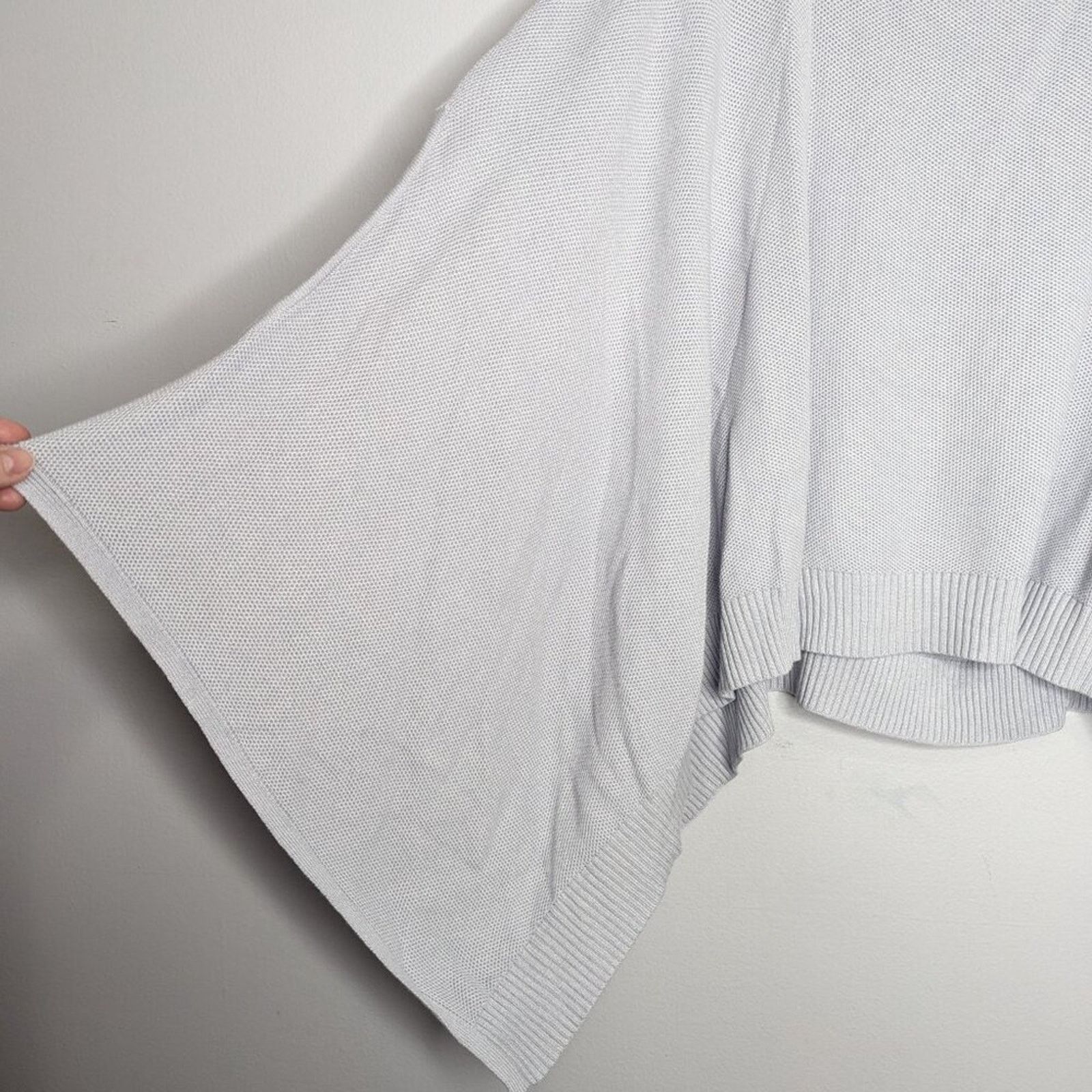 Lululemon Lululemon Forward Flow Cape Poncho Silvery Blue Loose Fit Size ONE SIZE - 5 Thumbnail