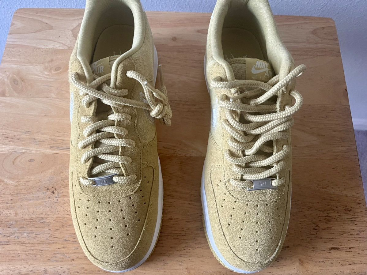 Nike Nike Air Force 1'07 LV8 Men's Size 10 Men’s- 11.5 Women’s Size US 10 / EU 43 - 2 Thumbnail