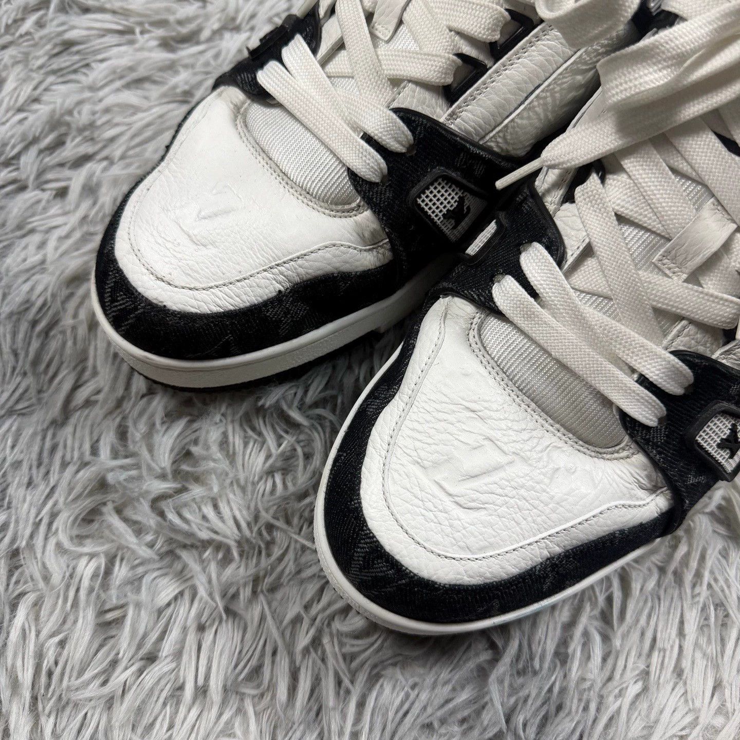 Louis Vuitton lv trainer black and white sneakers size 8.5 Size US 8.5 / EU 41-42 - 4 Thumbnail