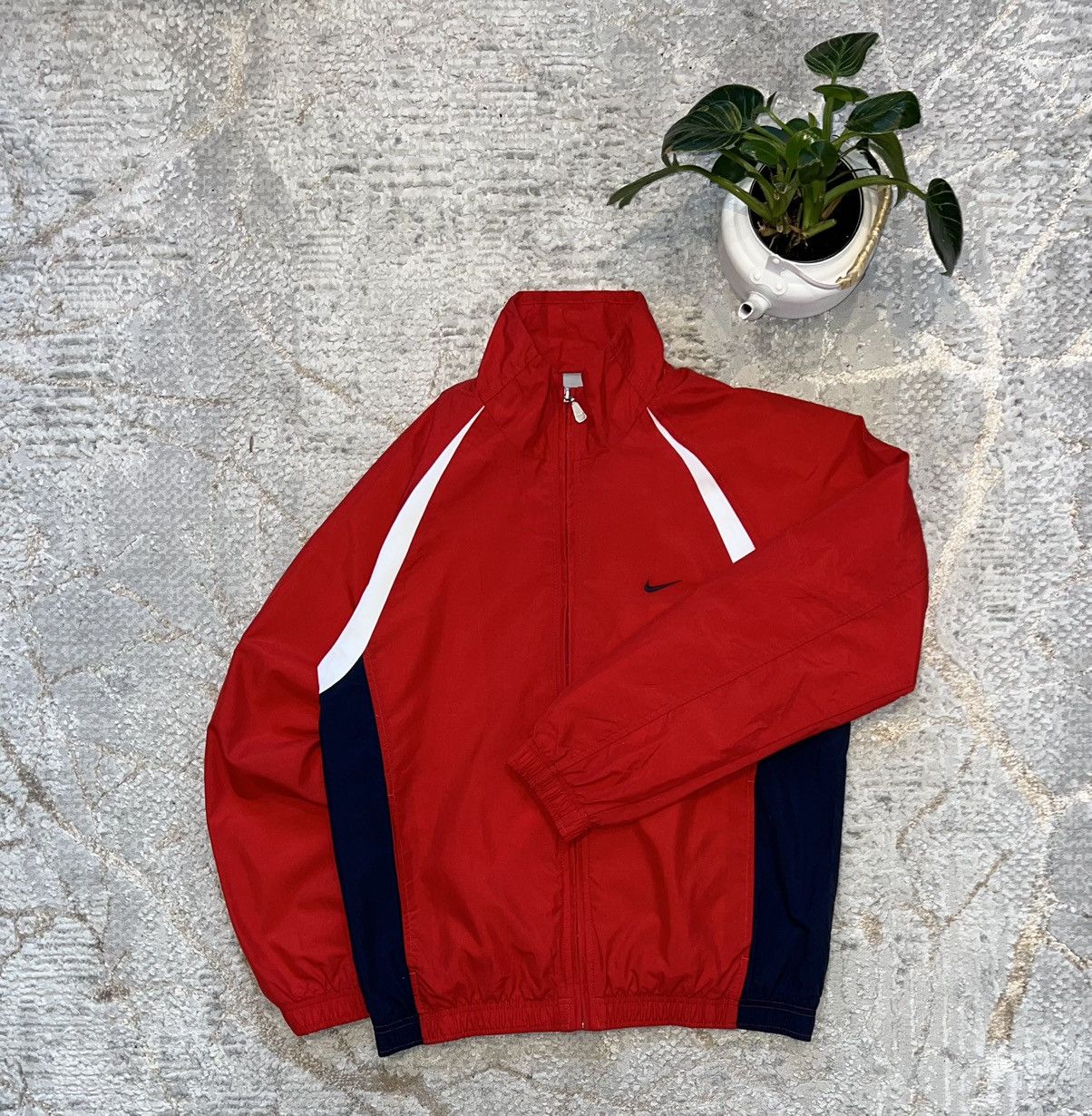 Nike × Vintage NIKE 90S VINTAGE SWOOSH CENTER LOGO NYLON WINDBREAKER JACKET Size US S / EU 44-46 / 1 - 1 Thumbnail